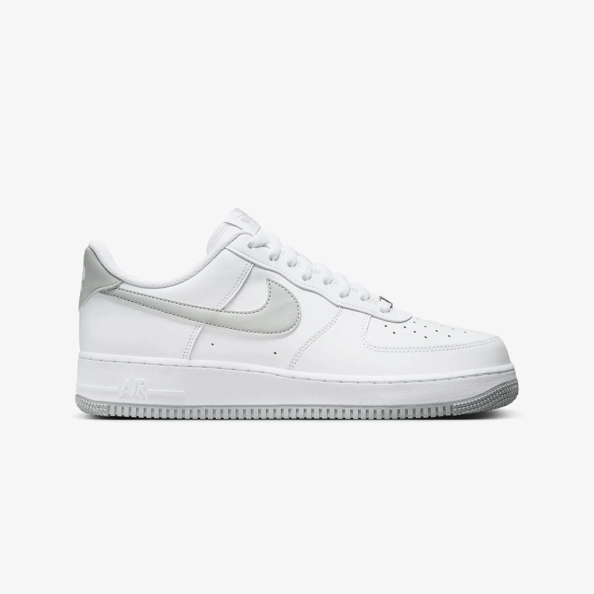 Padded Power Nike | AIR FORCE 1 '07 { WHITE/LT SMOKE GREY-WHITE