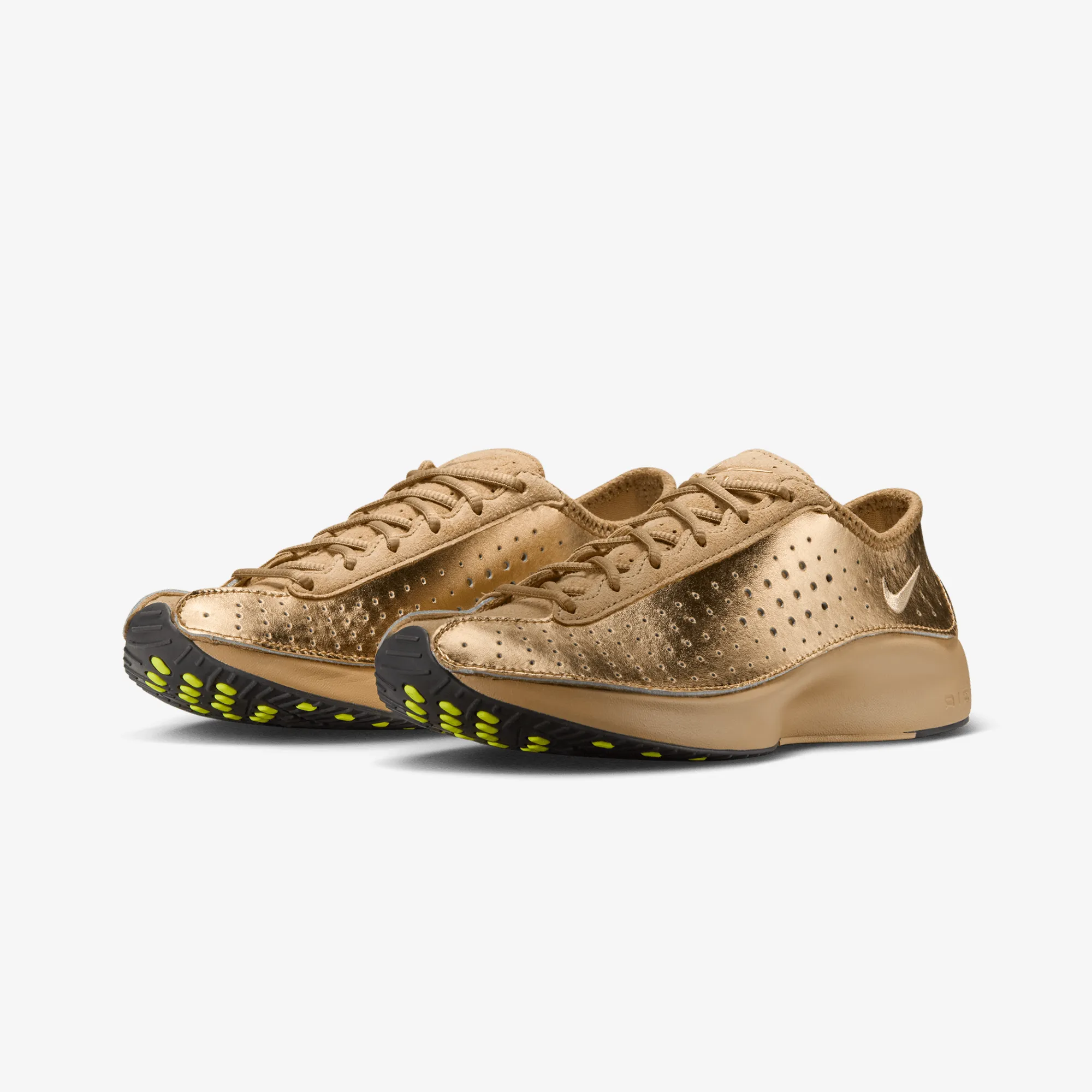 Nike | AIR SUPERFLY { METALLIC GOLD/PARACHUTE BEIGE-BLACK Ventilation holes