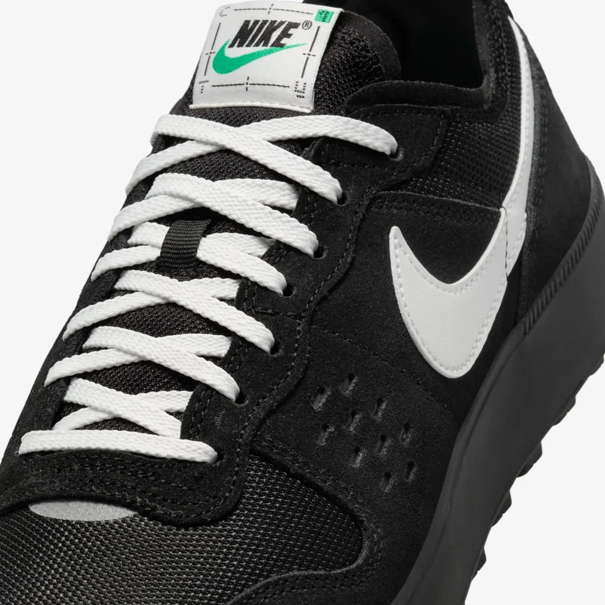 Nike | C1TY { BLACK/SUMMIT WHITE-STADIUM GREEN Motion Style