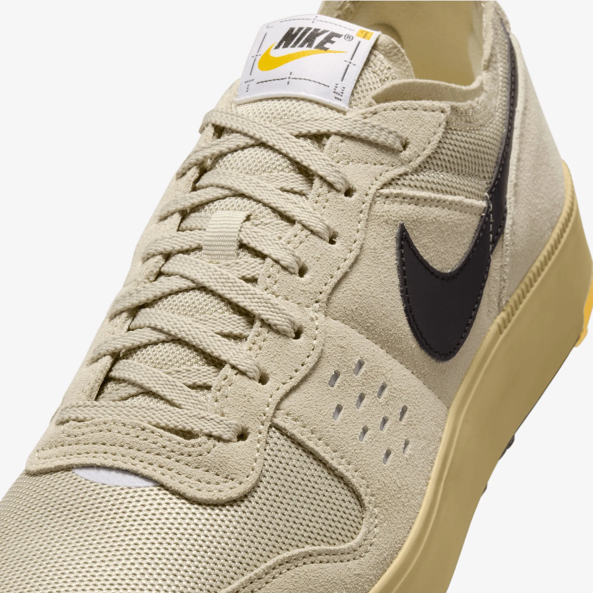 Nike | C1TY { DESERT KHAKI/BLACK-PARACHUTE BEIGE Long Day Streamlined grip