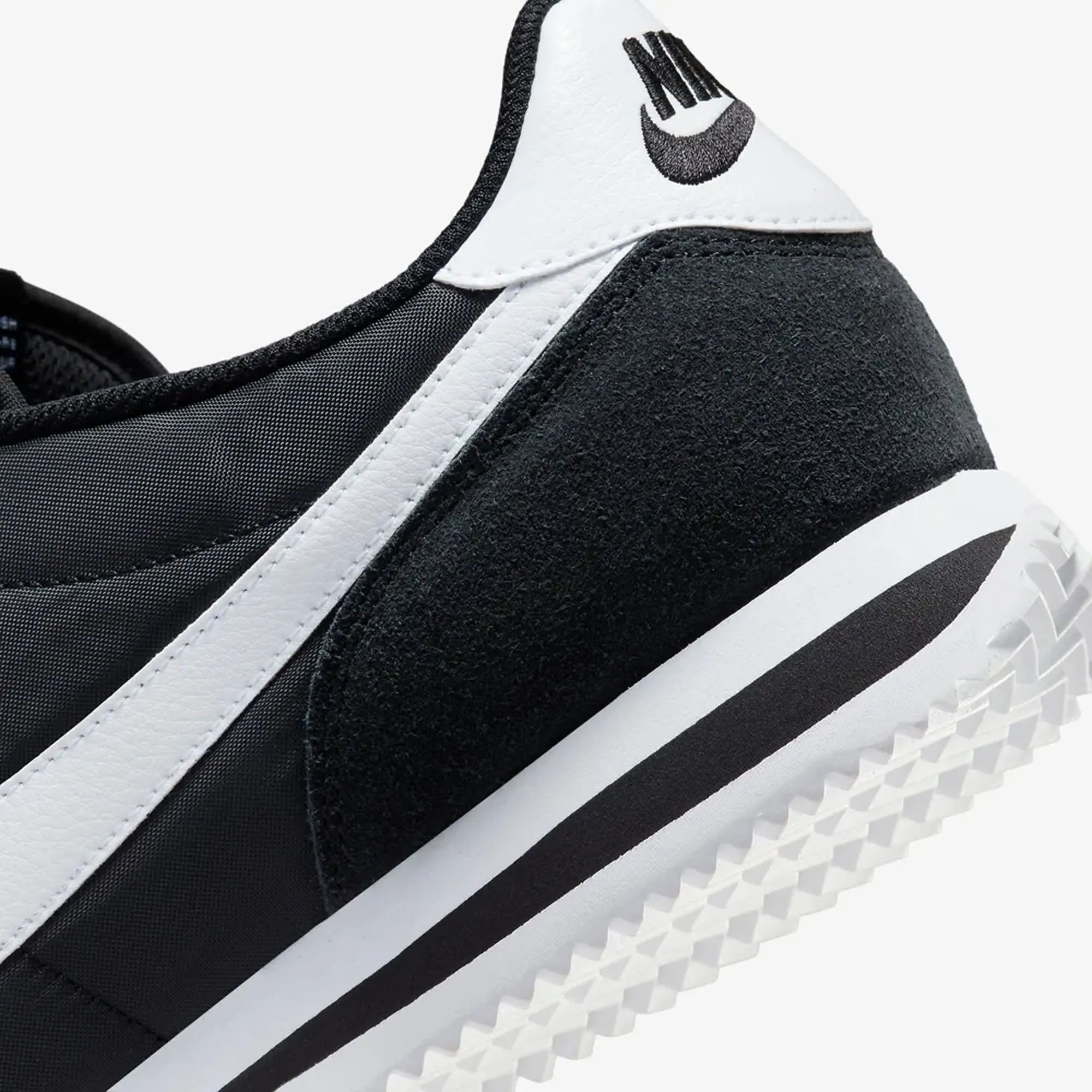 Slip   On Nike | CORTEZ TXT  { BLACK/WHITE