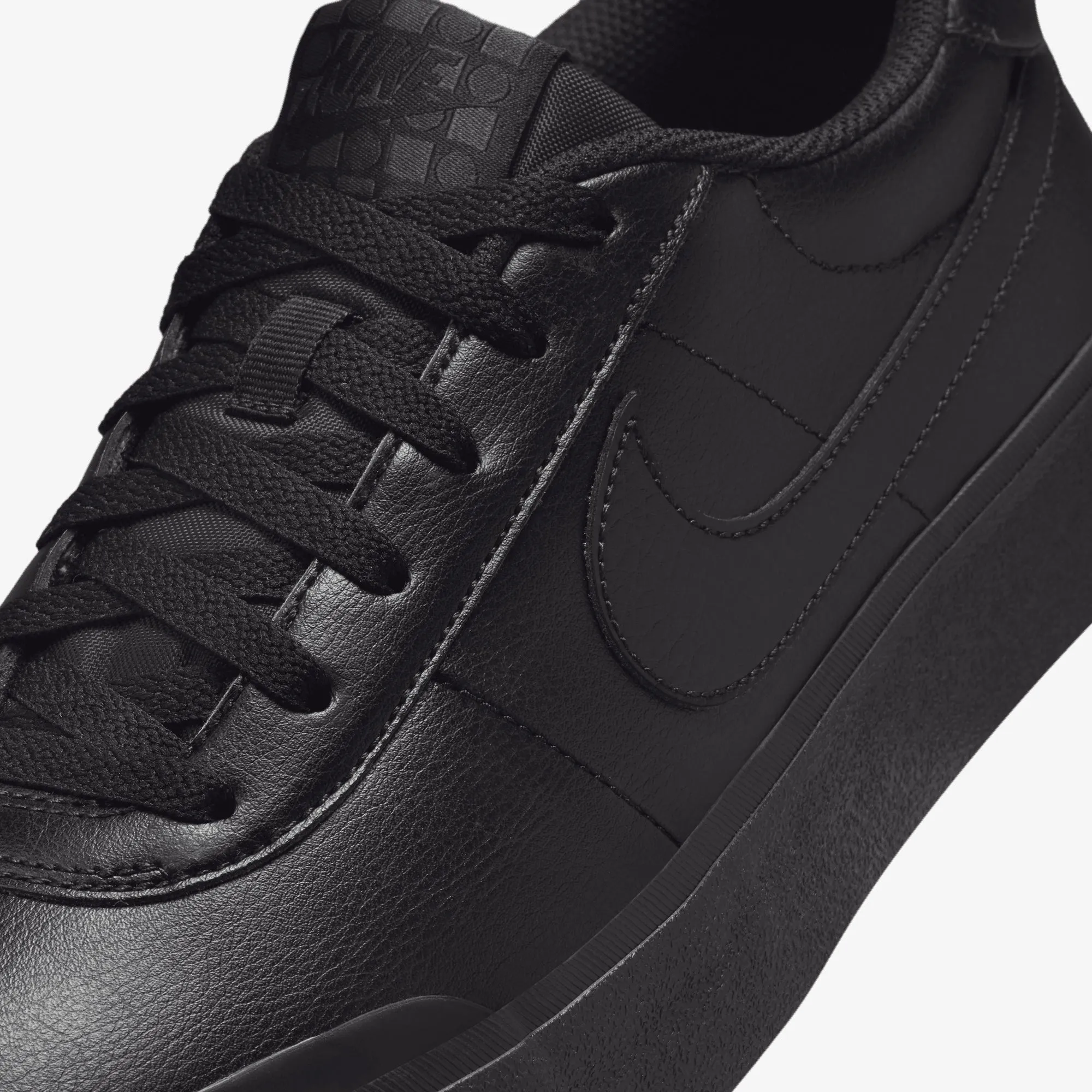 All-around silhouette Nike | COURT SHOT { BLACK/BLACK