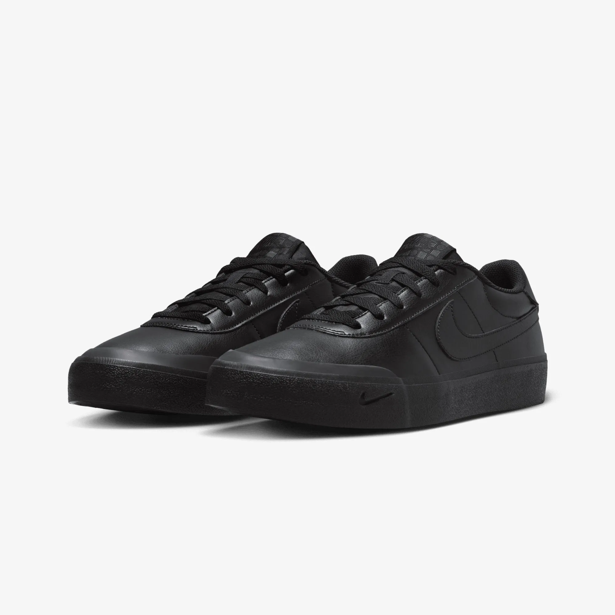 Nike | COURT SHOT { BLACK/BLACK Season Ready Lightweight Walk