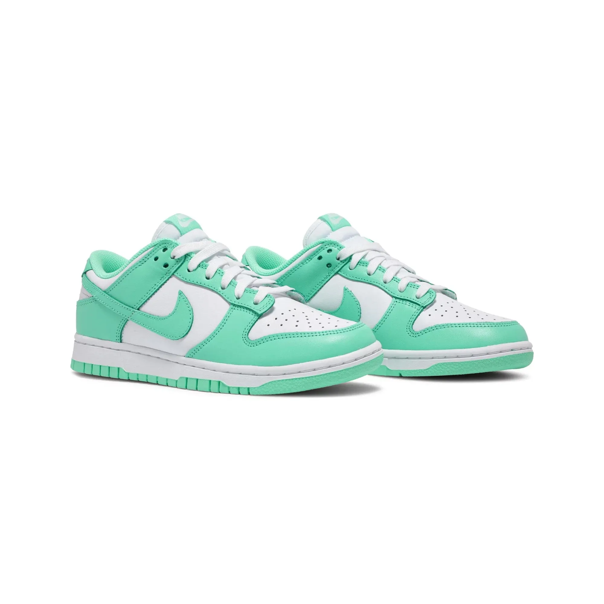Vibe Street Padded Activity Nike Dunk Low 'Green Glow' Women's (2021)