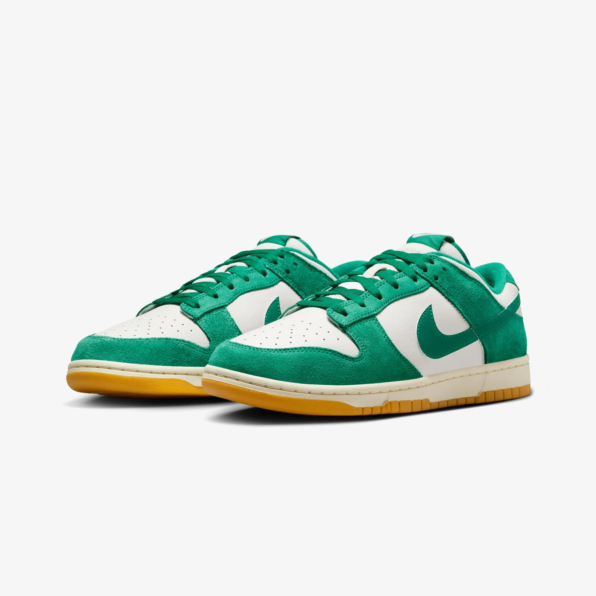 NIKE | DUNK LOW RETRO { PHANTOM/MALACHITE-GUM LIGHT BROWN Base Comfort
