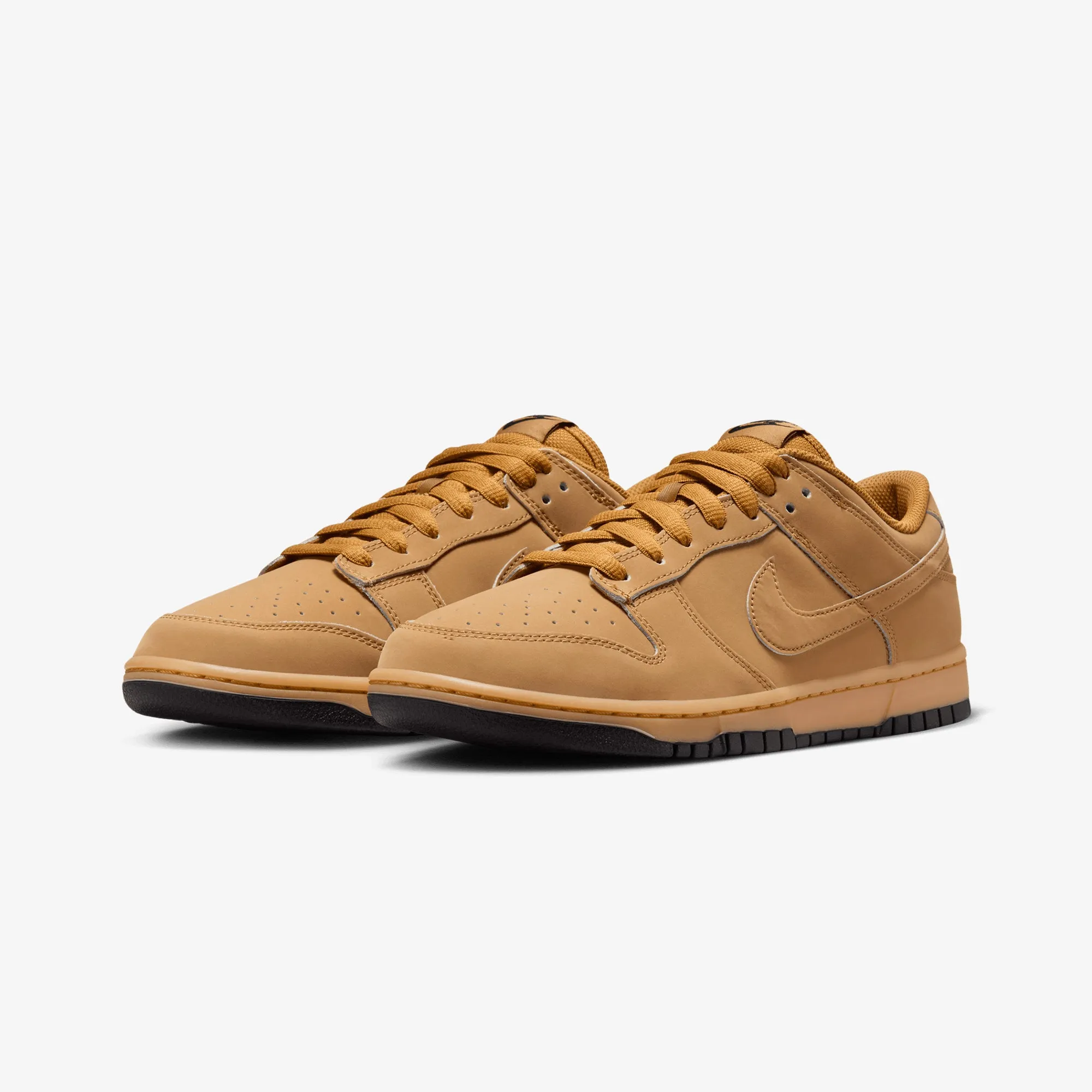 Sport Aesthetic Grip Ready NIKE | DUNK LOW RETRO SE { WHEAT/WHEAT-GUM YELLOW-BLACK