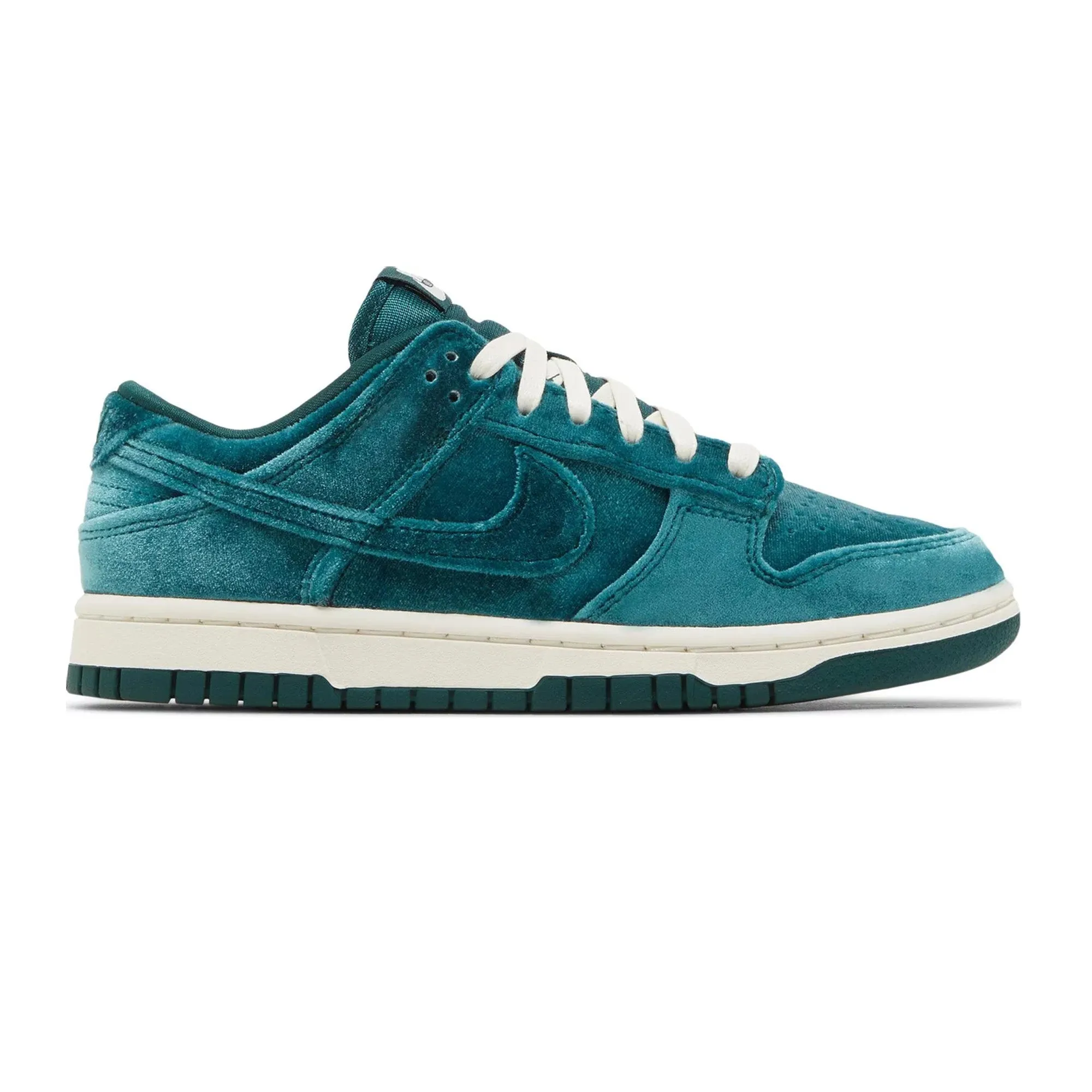 Foot Comfort Reliable Traction Nike Dunk Low 'Velvet Teal' Women's (2022)