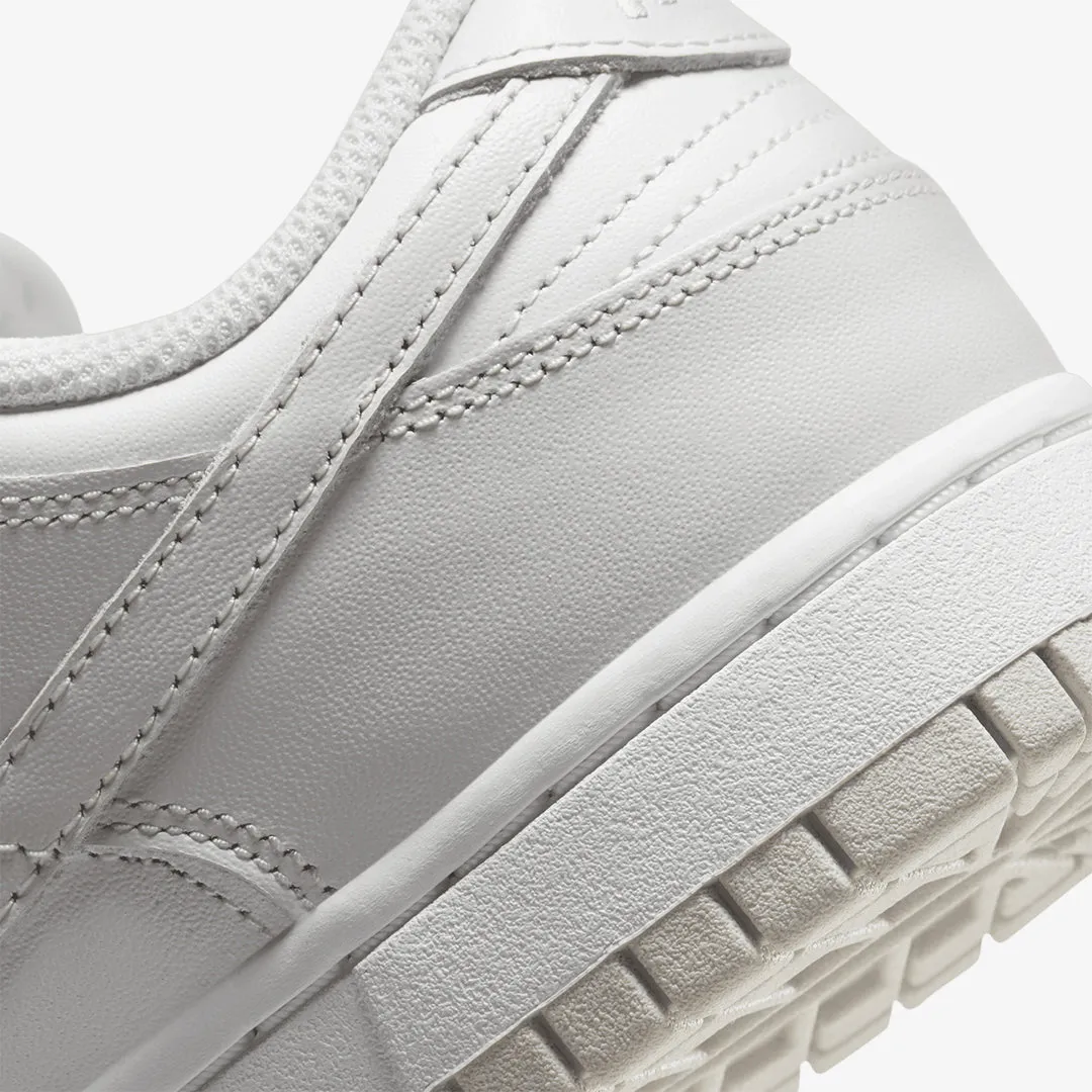 Snug fit Day Fit Nike | DUNK LOW  { WHITE/PHOTON DUST-WHITE