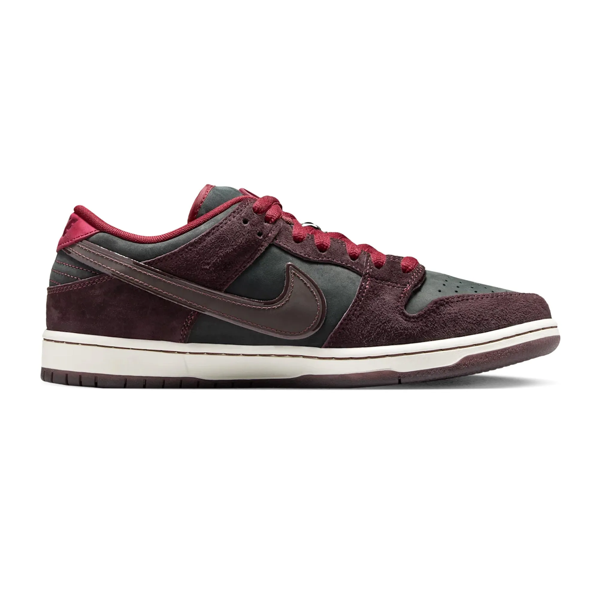 Nike SB Dunk Low 'Riot Skateshop' (2025) Orthopedic friendly