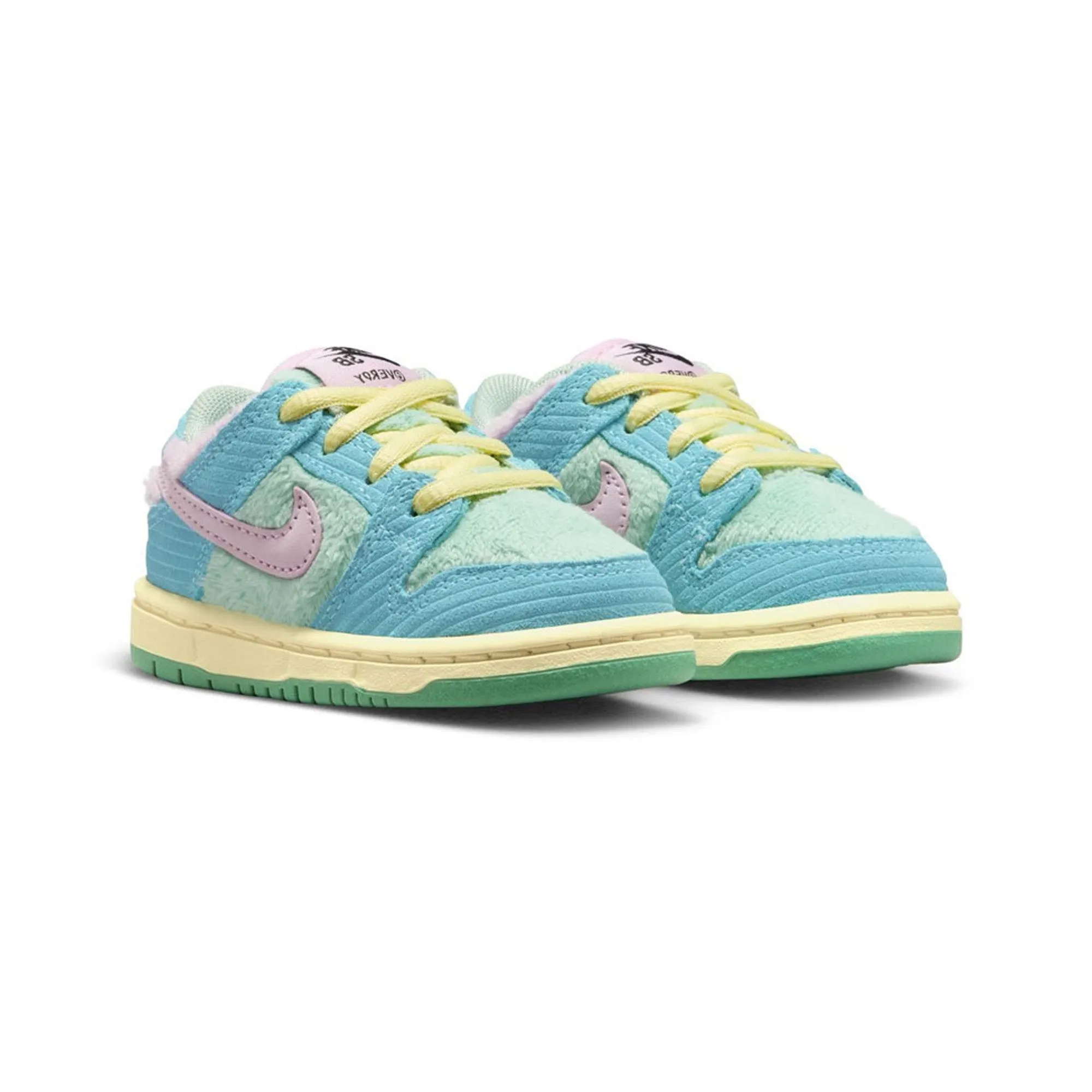Breathable mesh design Breathable Airflow Nike SB Dunk Low 'Verdy Visty' TD (2024)