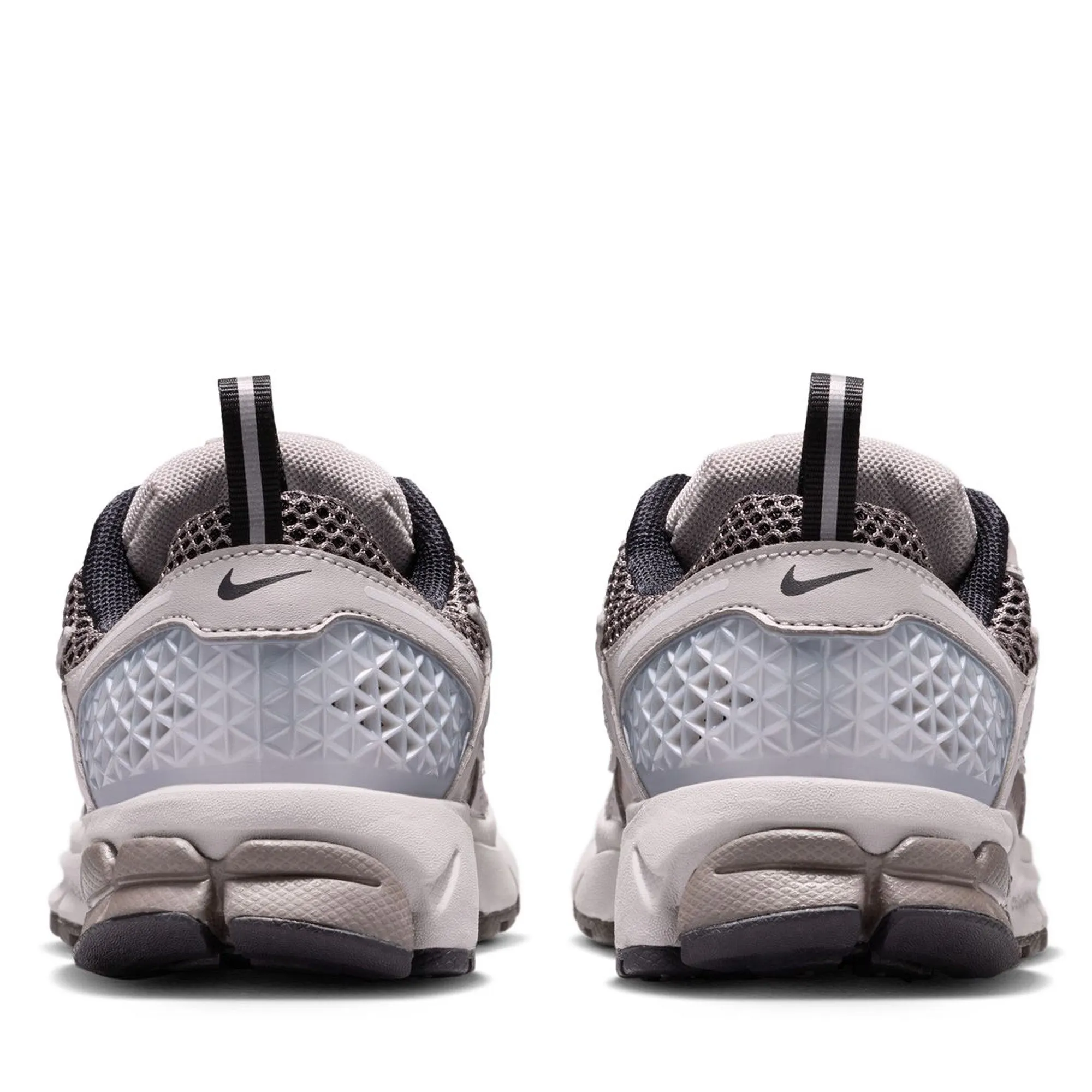 Reliable Traction Daily Gear Nike Vomero 5 (GS) - College Grey/Black