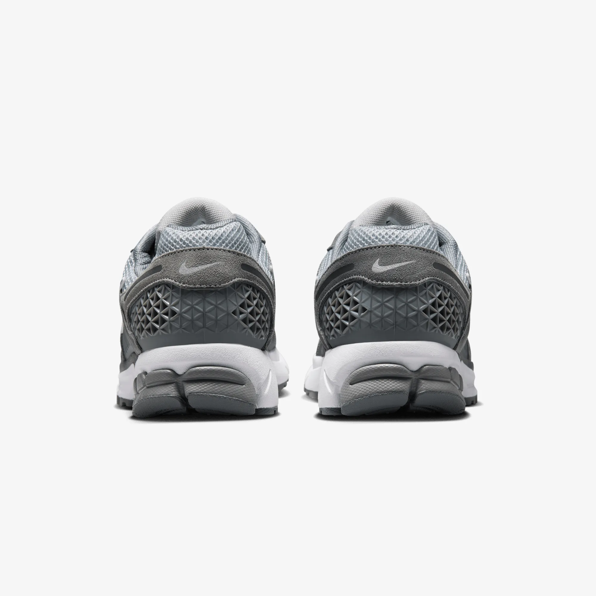Shock Absorbing Rubber Responsive Movement NIKE | ZOOM VOMERO 5 { COOL GREY/WHITE-WOLF GREY