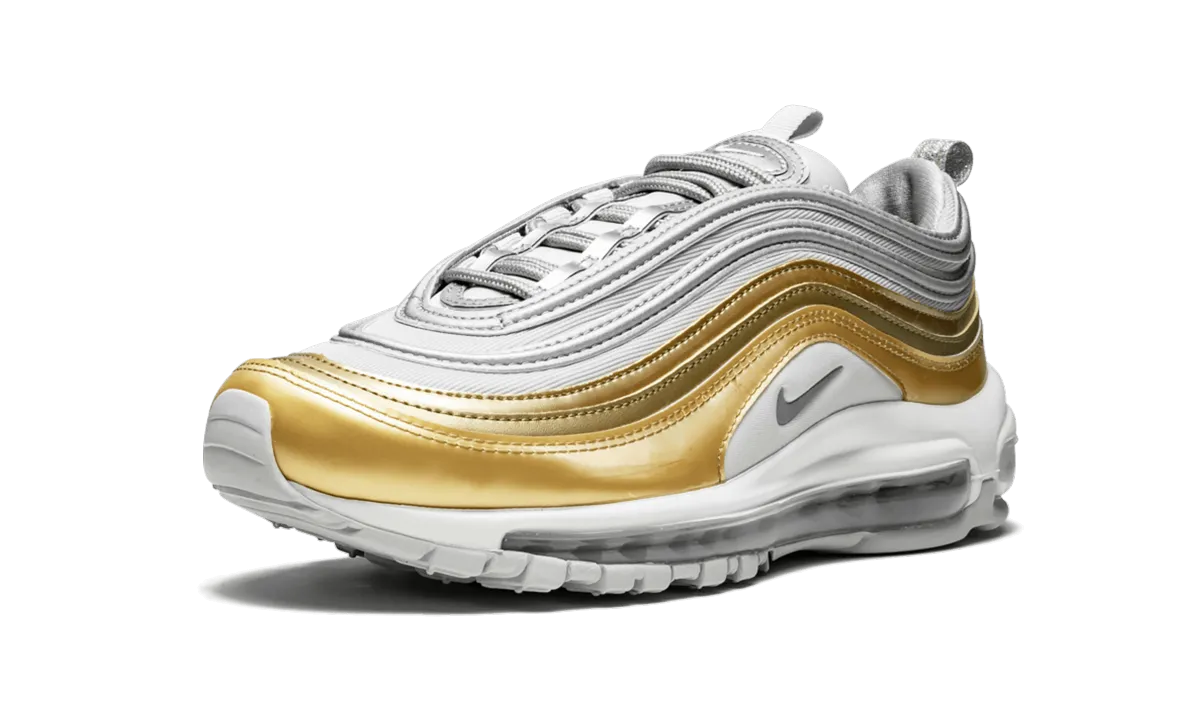 high - intensity - interval - training running shoes running in a road race shoes AIR MAX 97 SE WMNS "Metallic Gold/Metallic Silver"