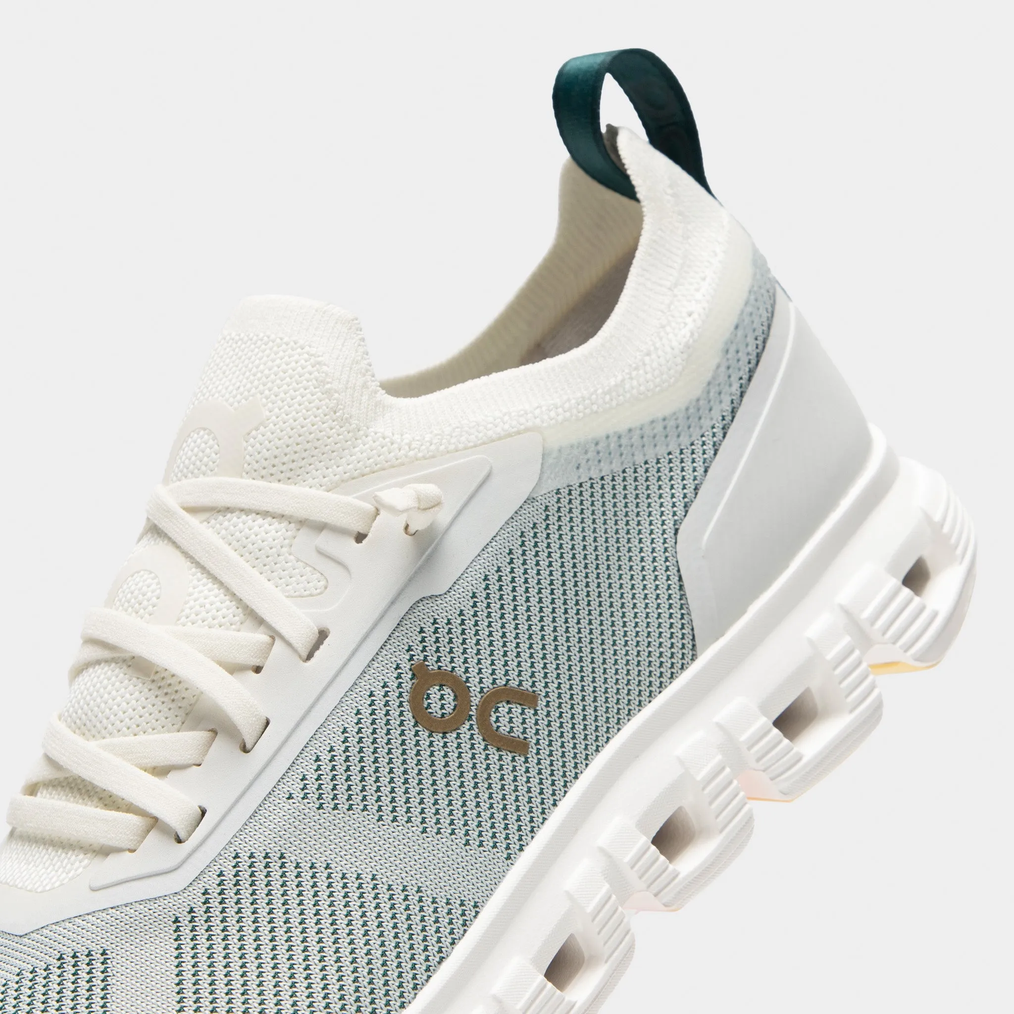 On Cloud 6 Versa White / Green - Gold Comfortable Wear construction