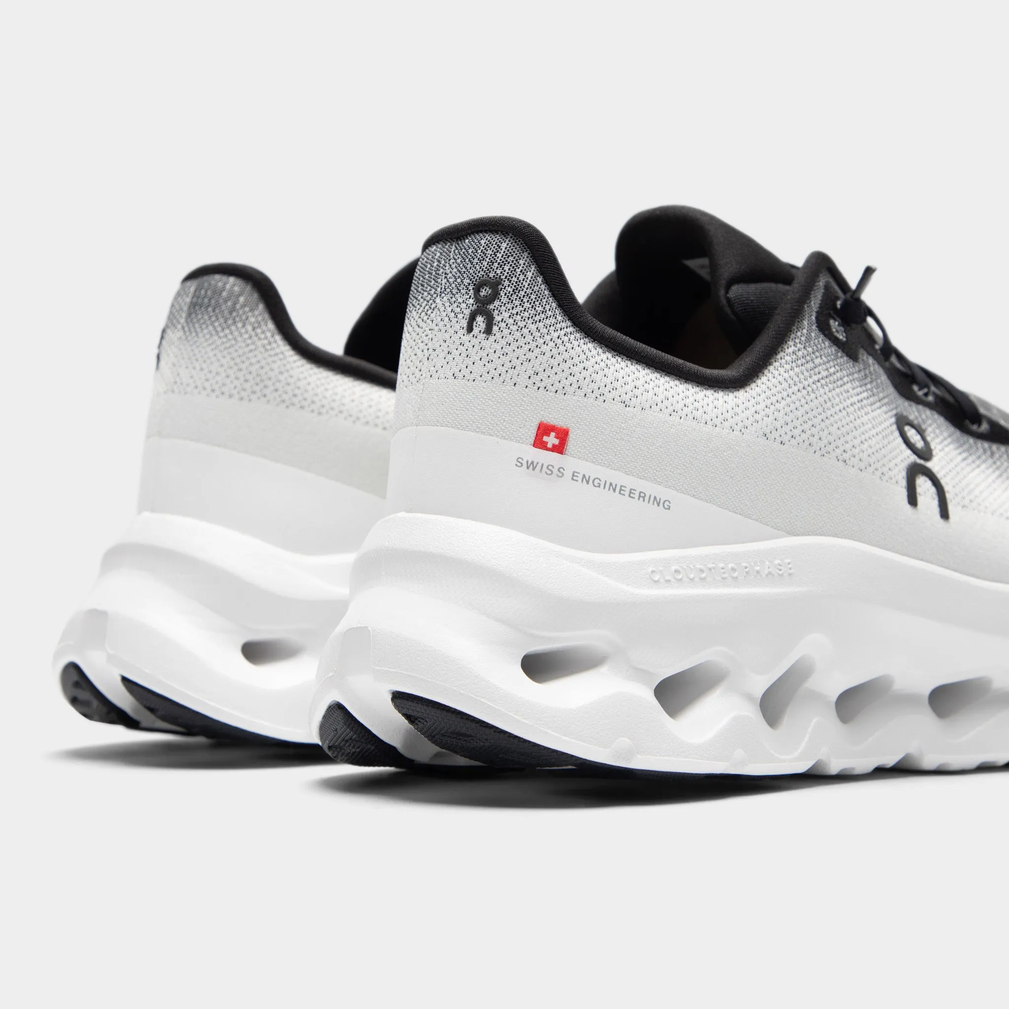 On Cloudtilt Black / Ivory Anti Odor Grace Walk