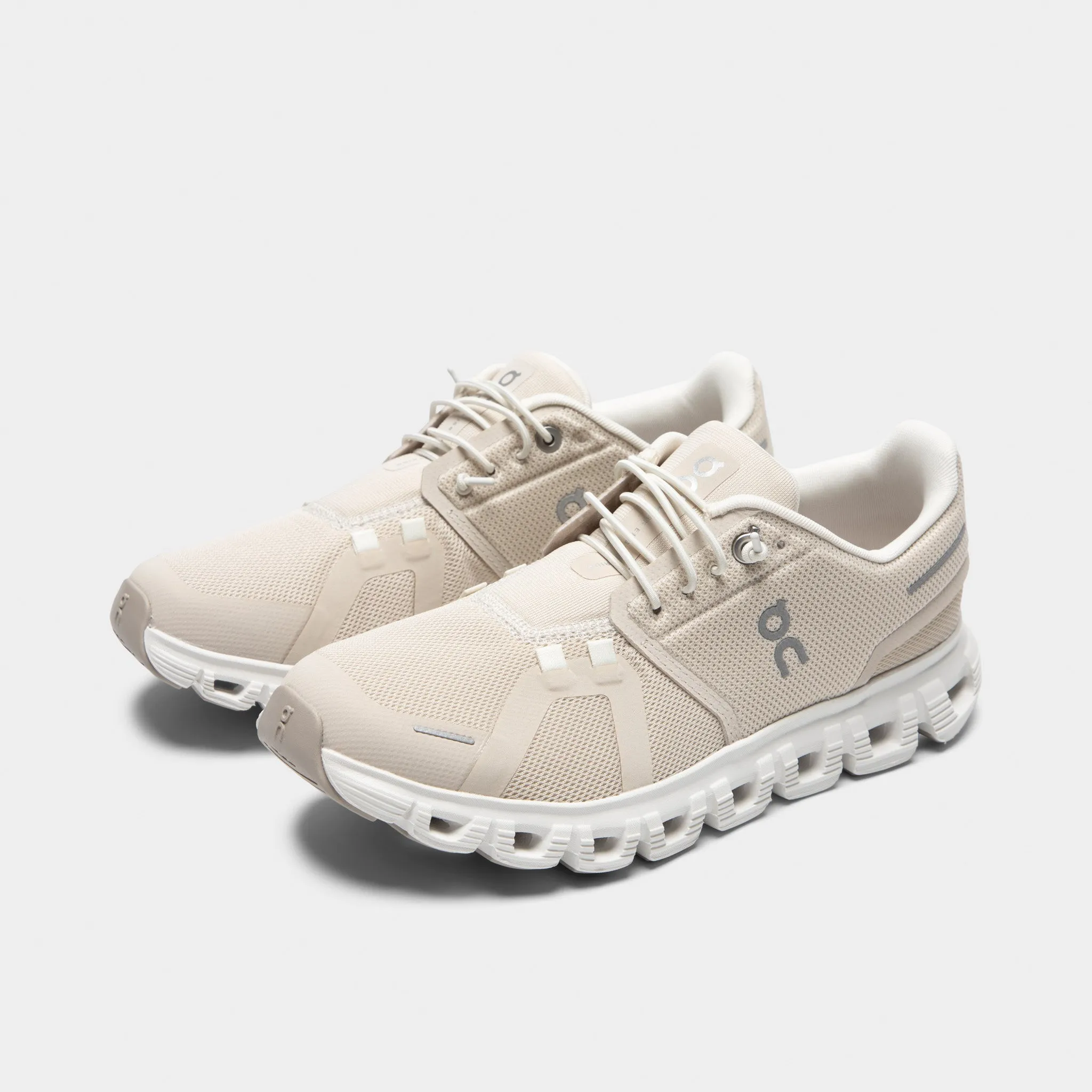 On Women's Cloud 6 Pearl / White Gloss Finish