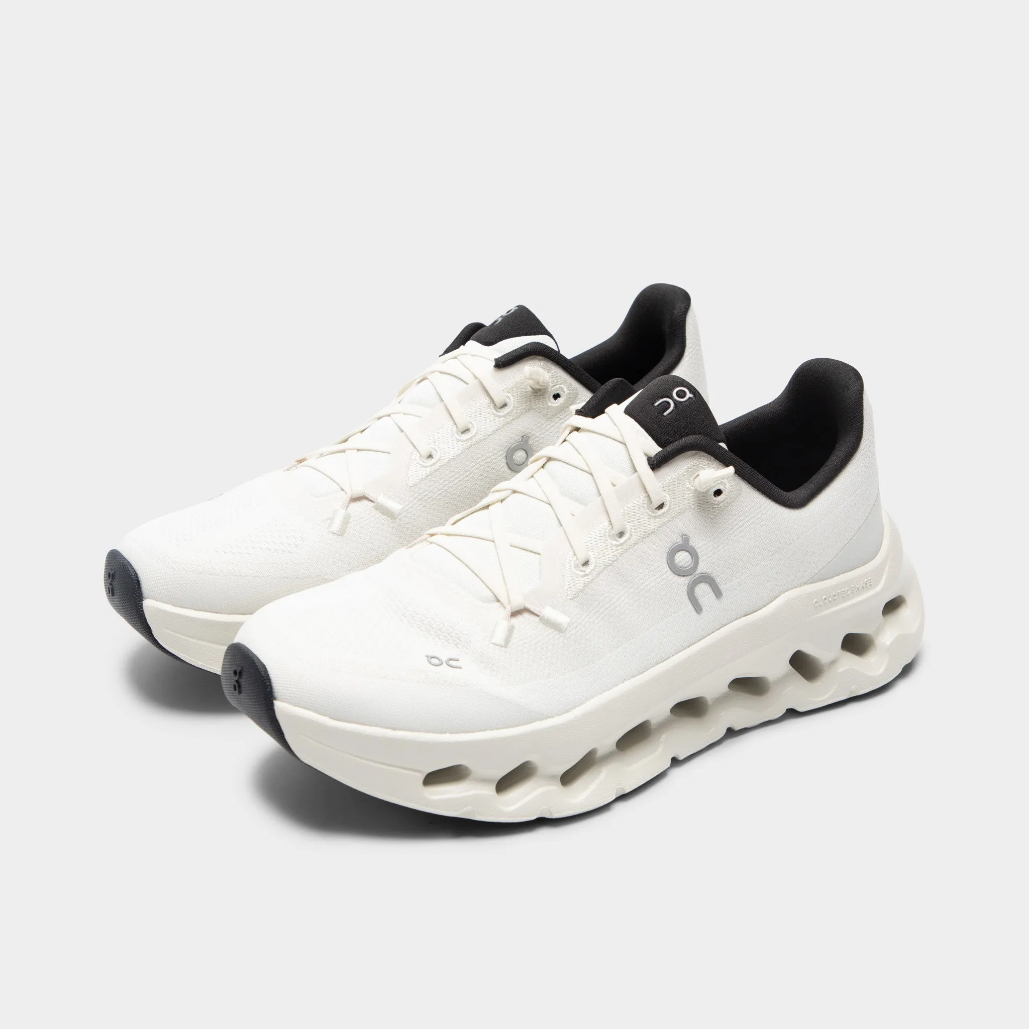 Lightweight Form Road Trip Soft Cushioning On Women's Cloudtilt Pearl / Ice