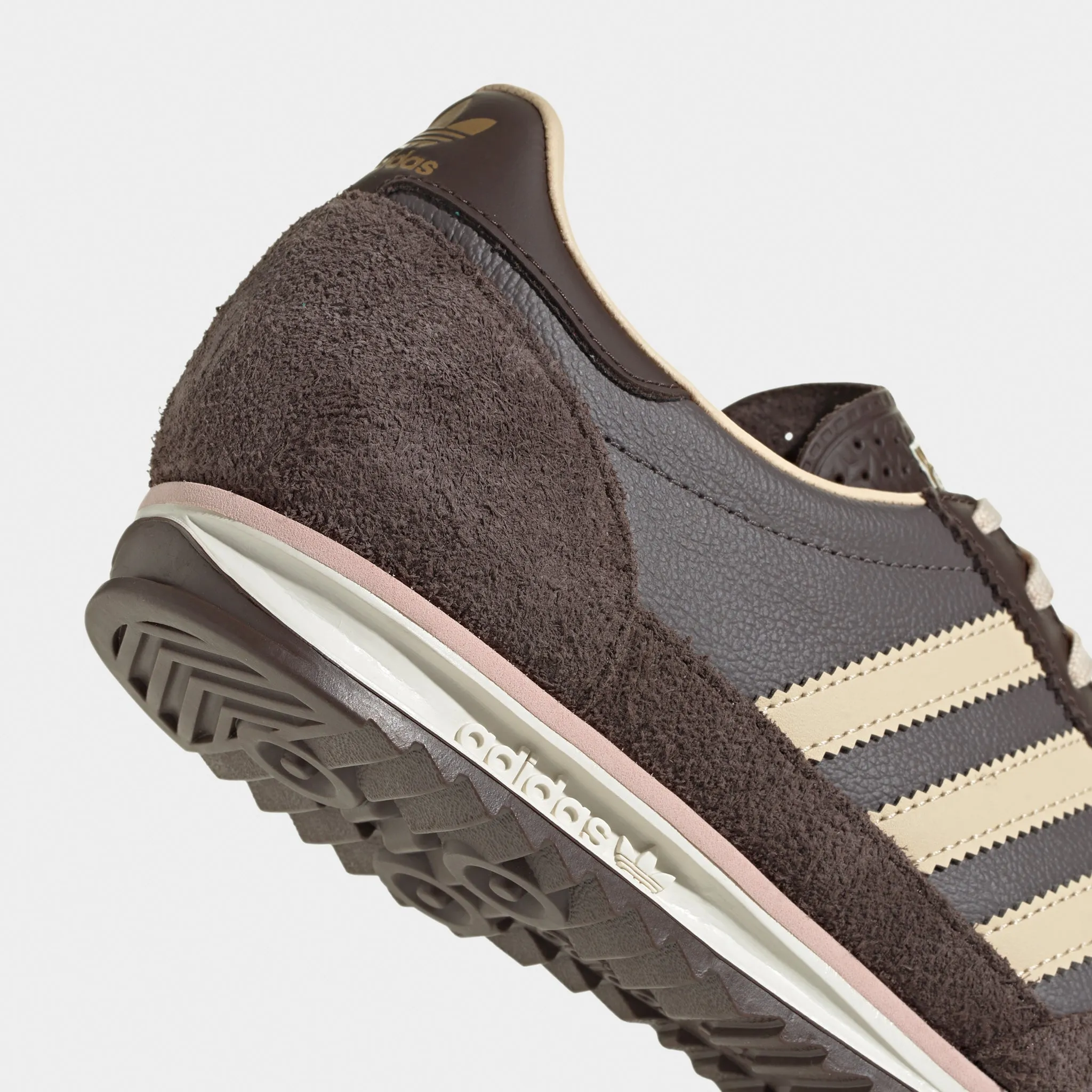 Trail Style All Day Comfort adidas Women's SL 72 OG Charcoal / Brown