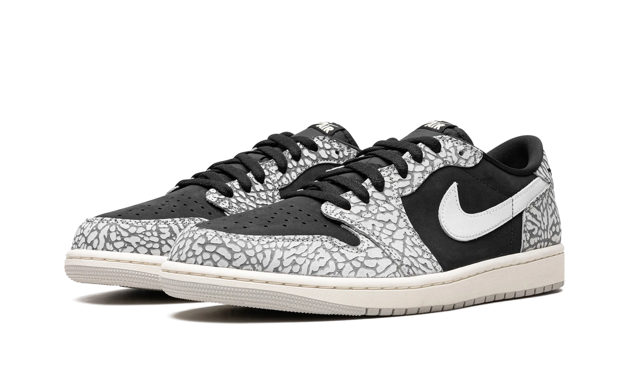 Ergonomic form Air Jordan 1 Low "Black Elephant"