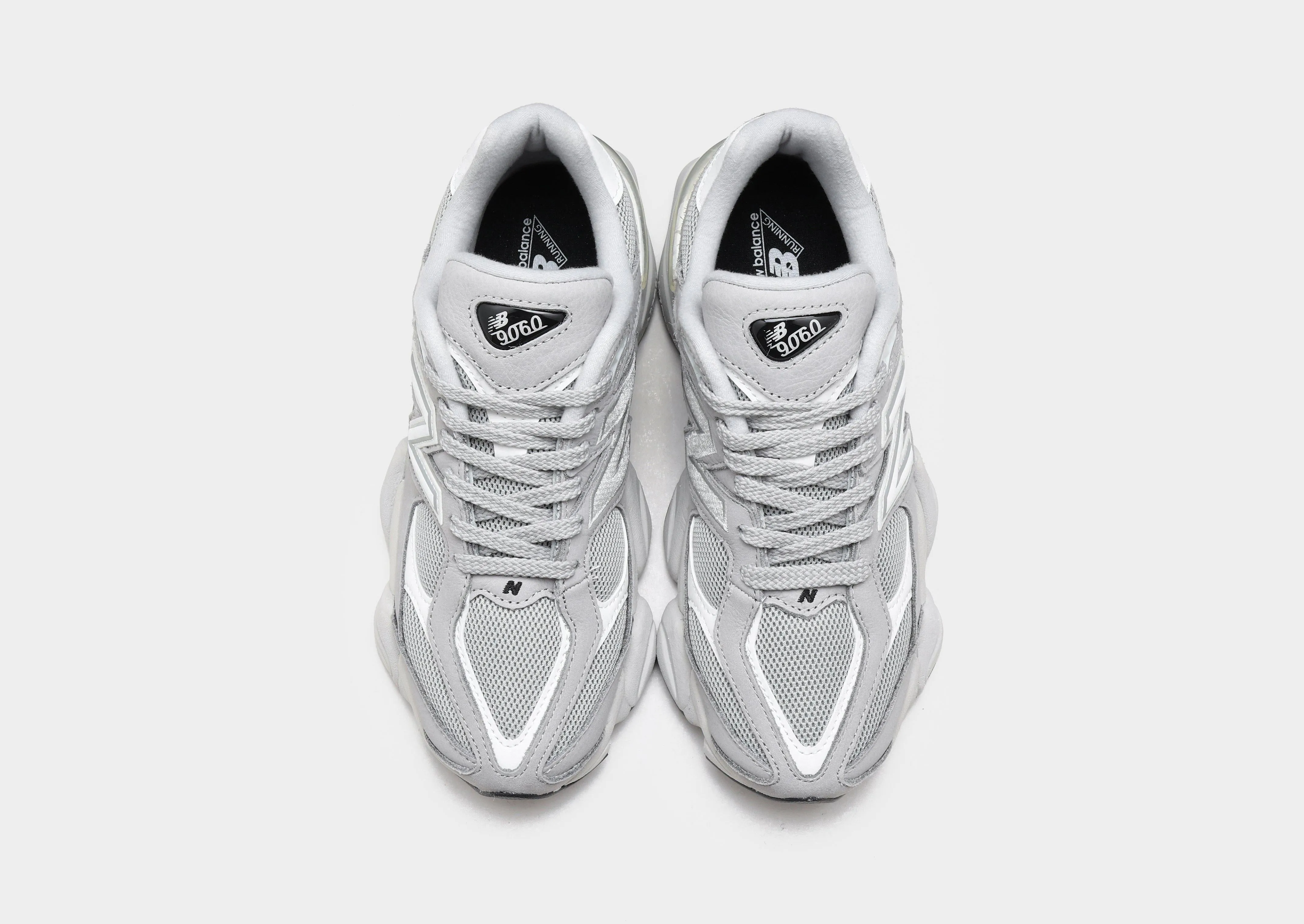 9060 Women's physical health running shoe advantage