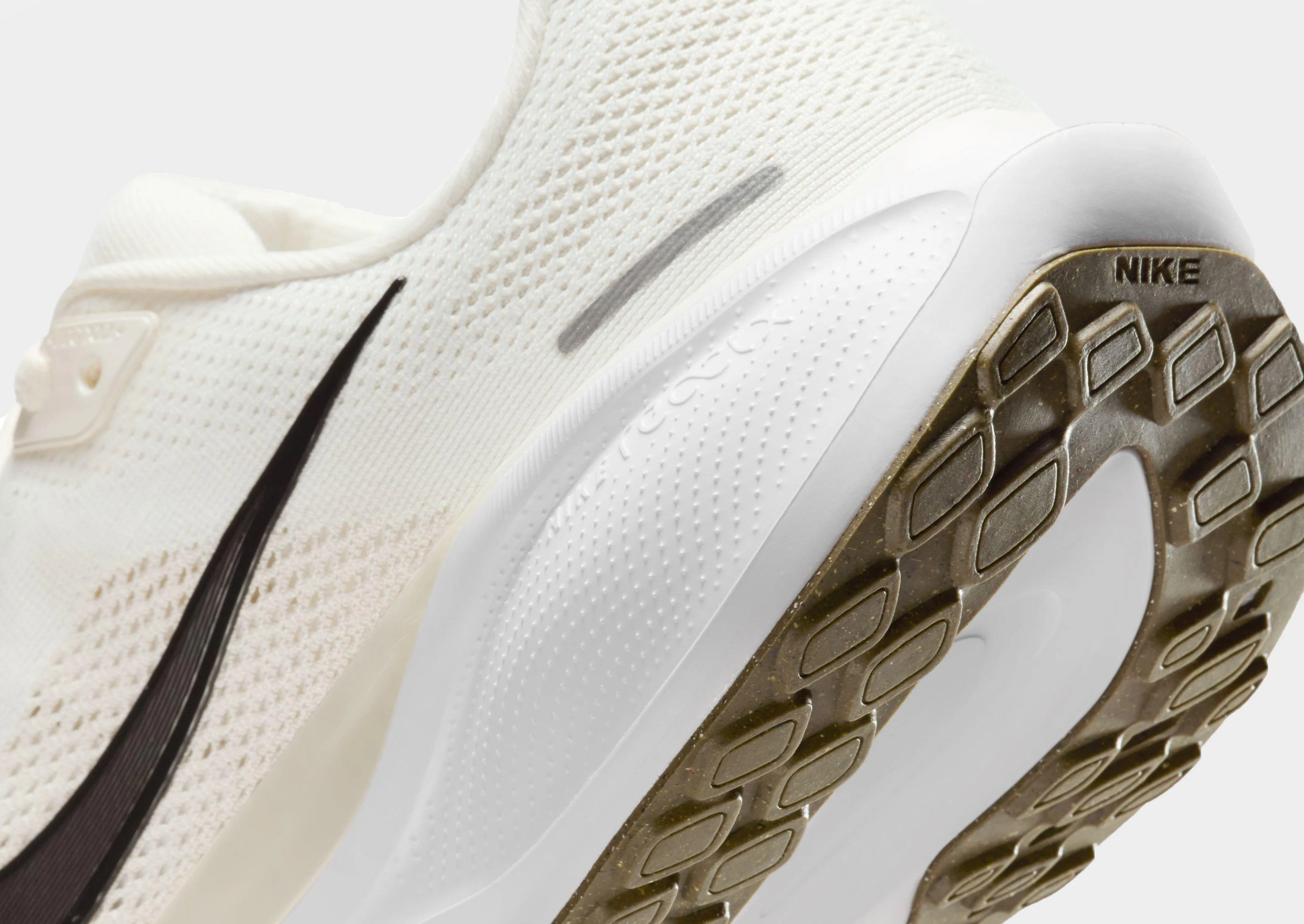 Pegasus 41 running shoes for fitness buffs