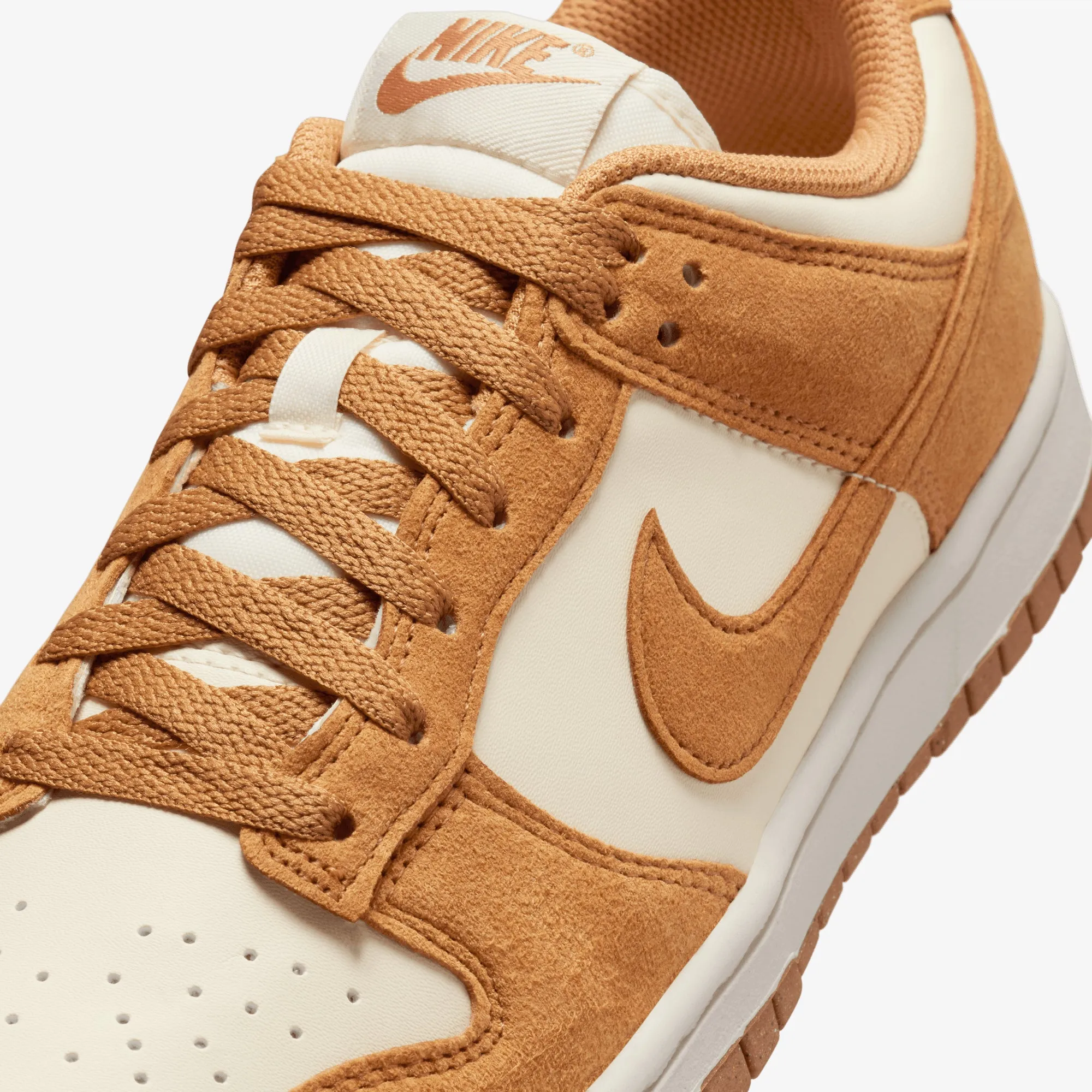 Workout Session anti slip grip NIKE | DUNK LOW { COCONUT MILK/FLAX-SAIL