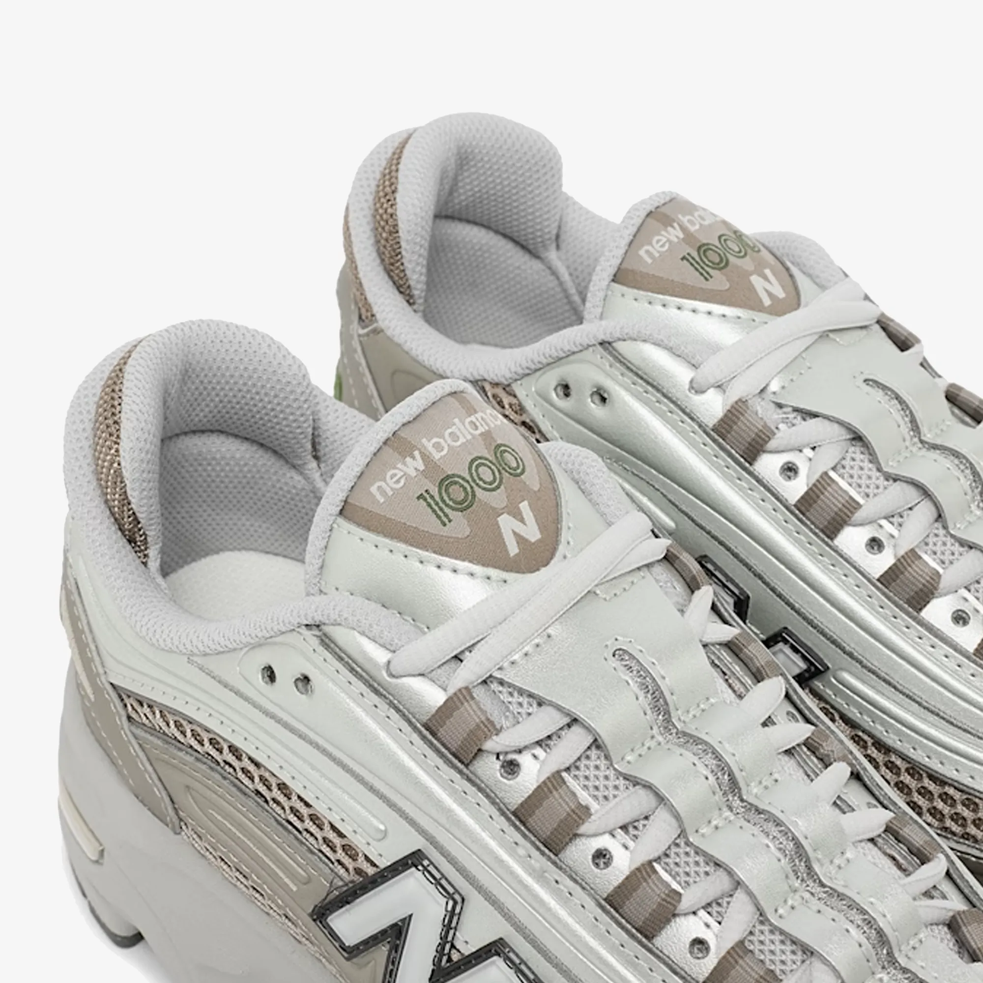 New Balance | 1000 { ARID STONE/LIGHT SILVER METALLIC/GREEN Torsion Support