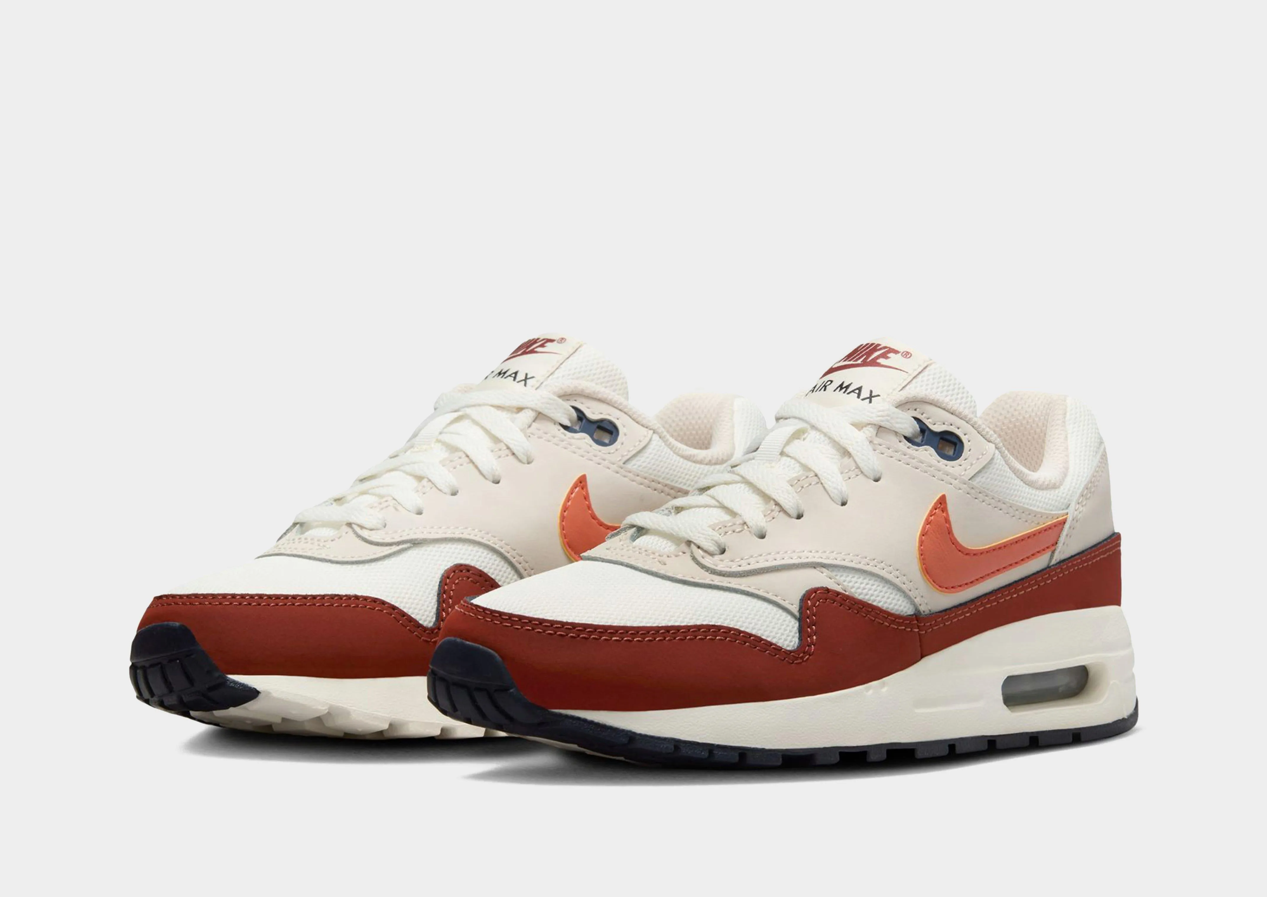 running in a levee area shoes occasional - use Air Max 1 Junior's