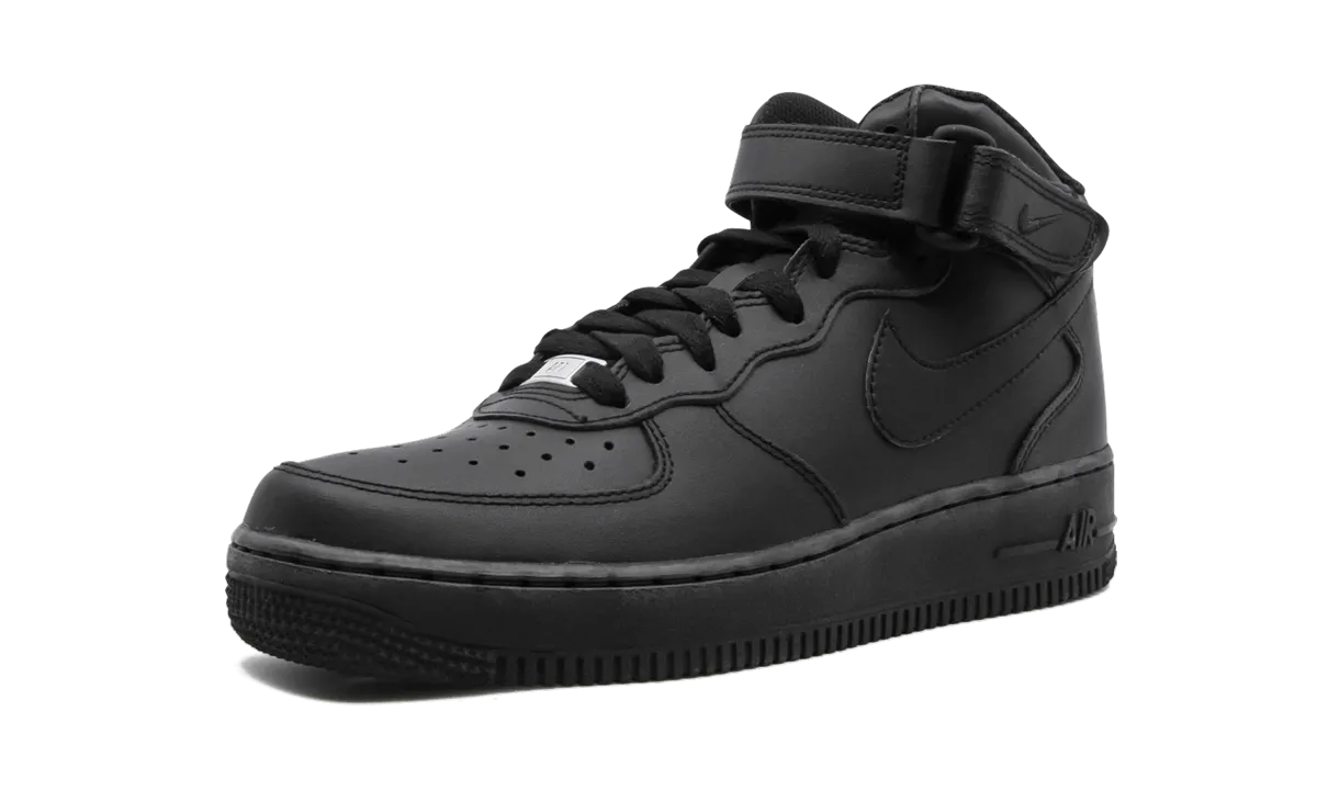 Soft Comfort Air Force 1 Mid GS "Triple Black"
