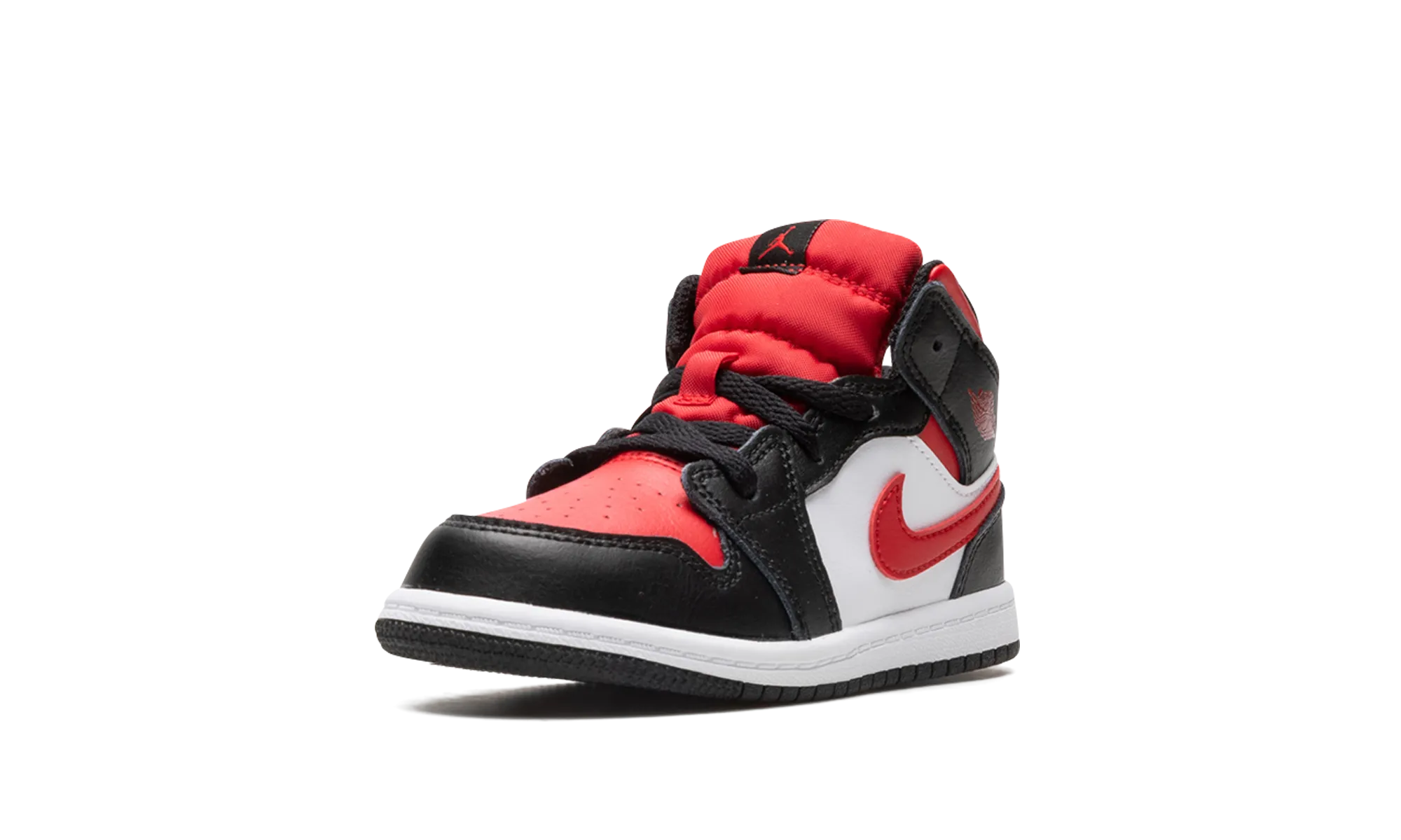 Air Jordan 1 Mid TD "Alternate Bred Toe" Foot Motion