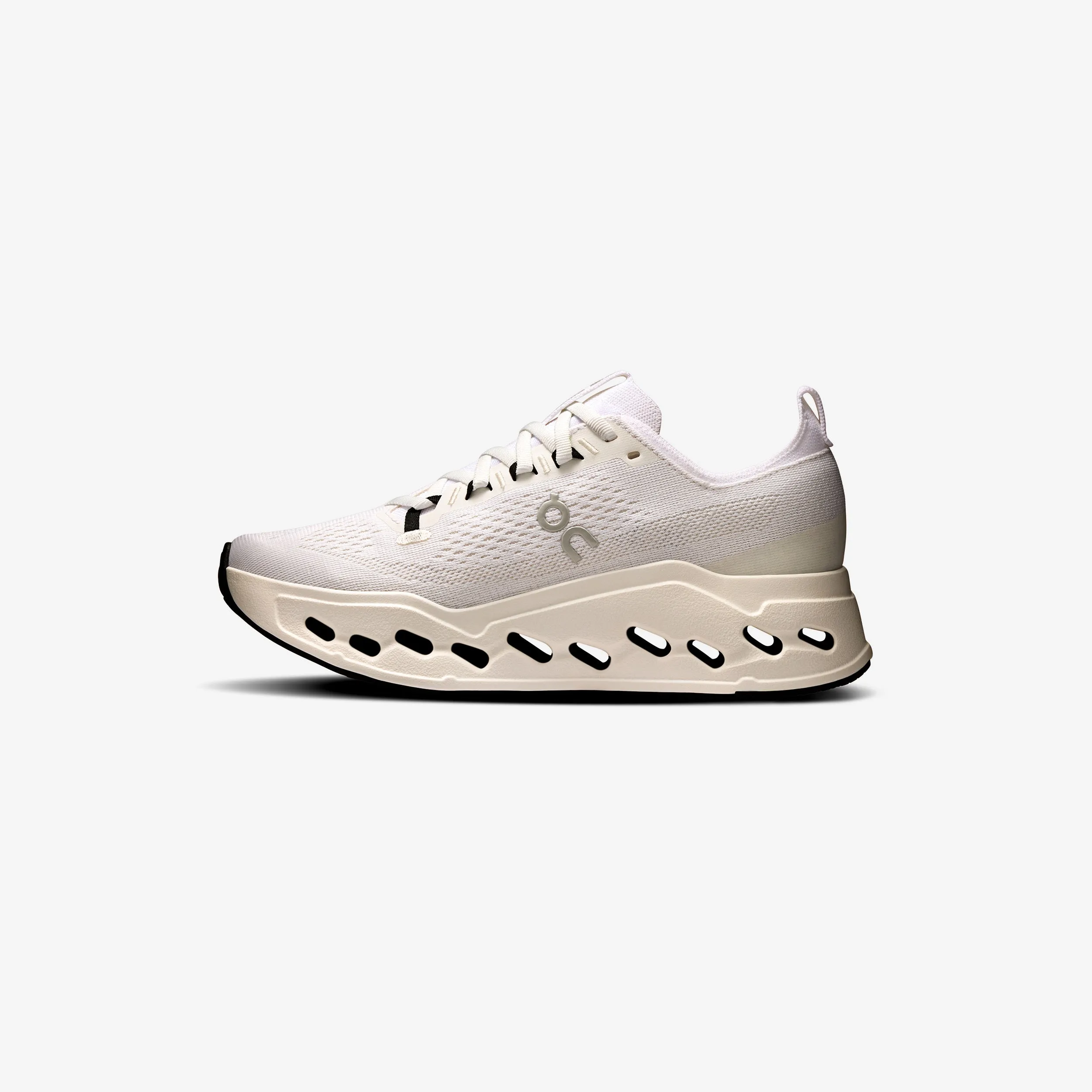 Trendy Appearance Glam silhouette Wmns Cloudsurfer Max