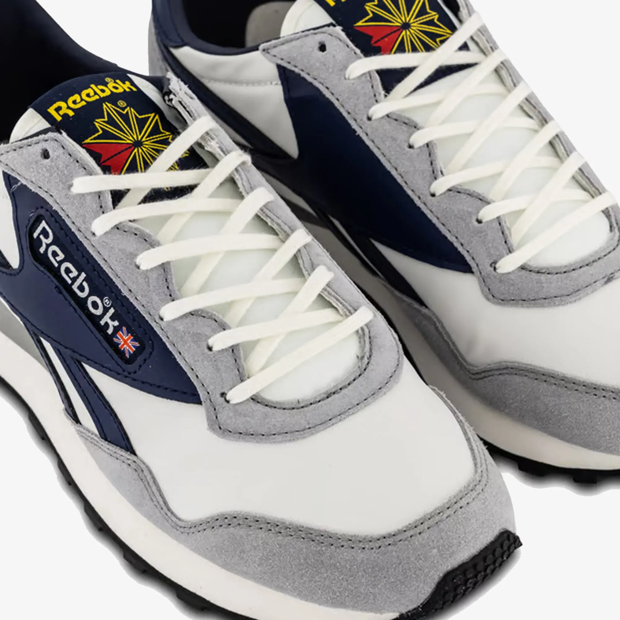 Reebok | AZTEC II { GREY 3/CHALK/VECTOR NAVY Planet Mood