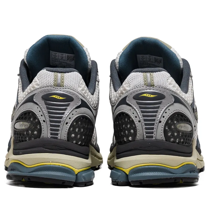 Saucony Progrid Triumph 4 - Ice/Orion Blue Streamlined silhouette