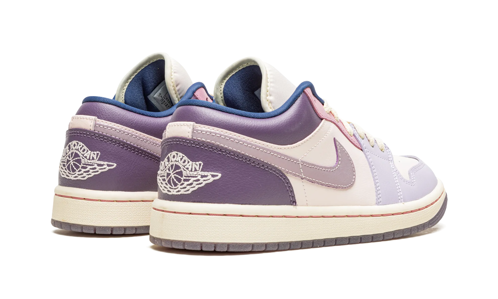 Iconic wear Retro Style Air Jordan 1 Low WMNS "Pastel Plum"