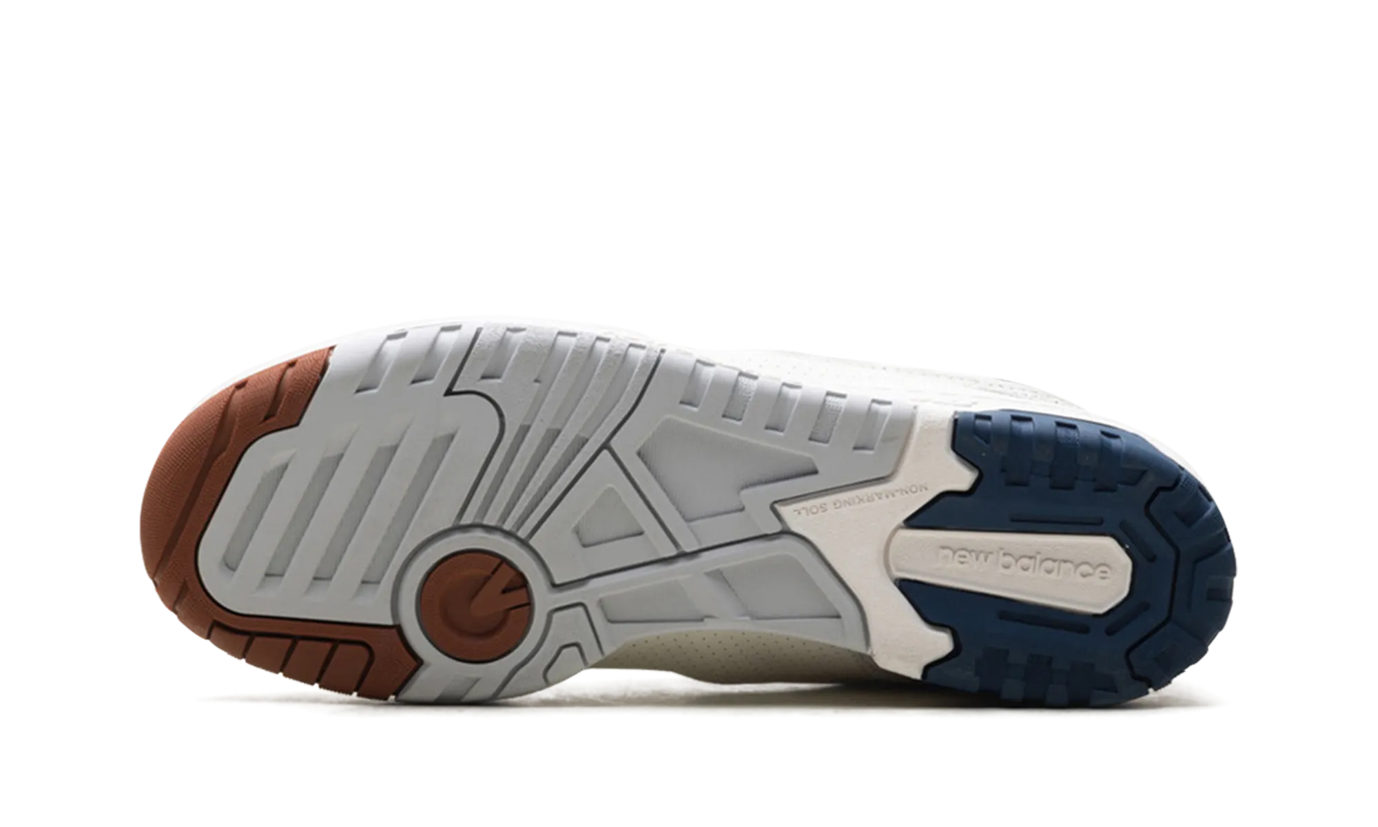 550 "Sea Salt Relic Brown" streamlined - feature shoes