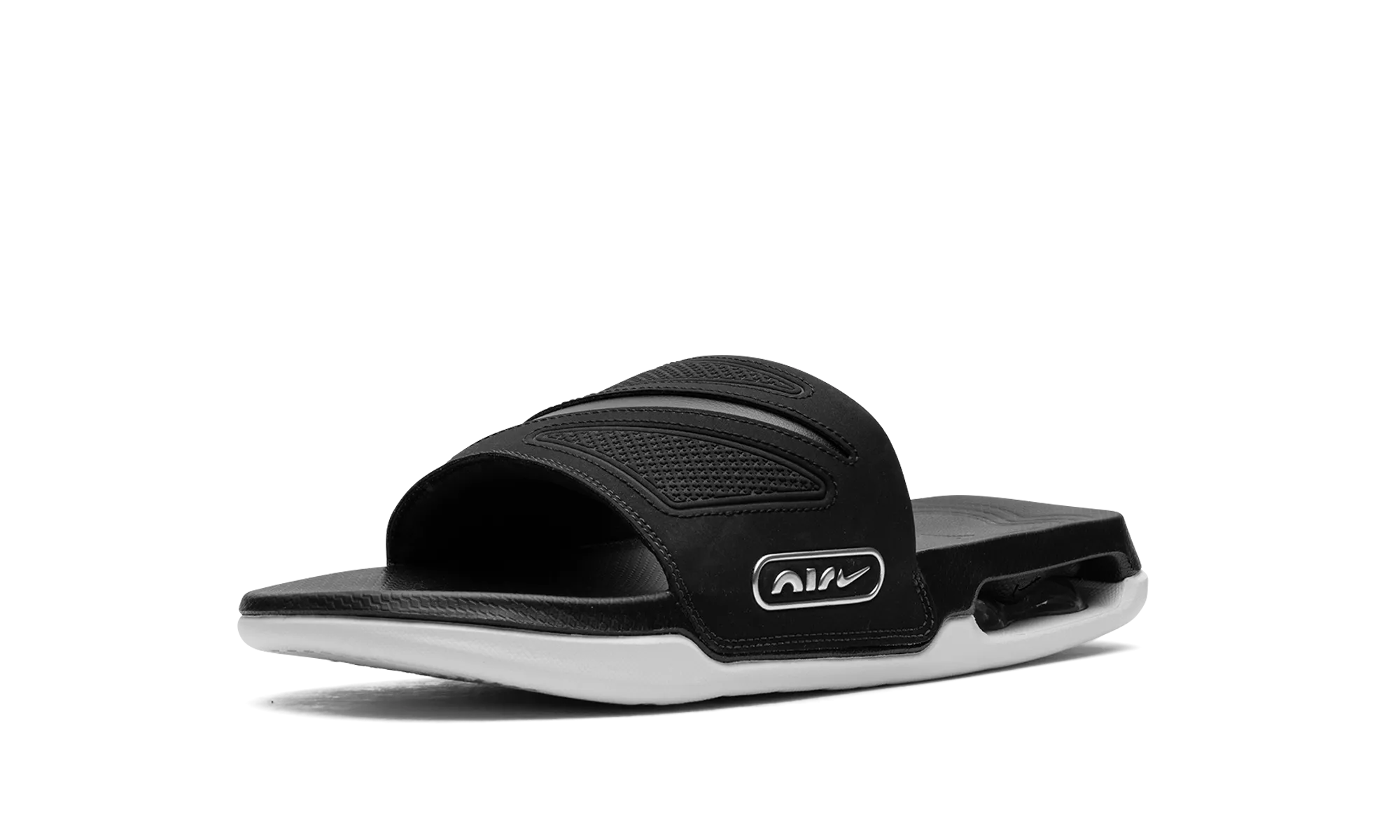 Nike Air Max Cirro "Black/White" running in a fitness center shoes reflective gear