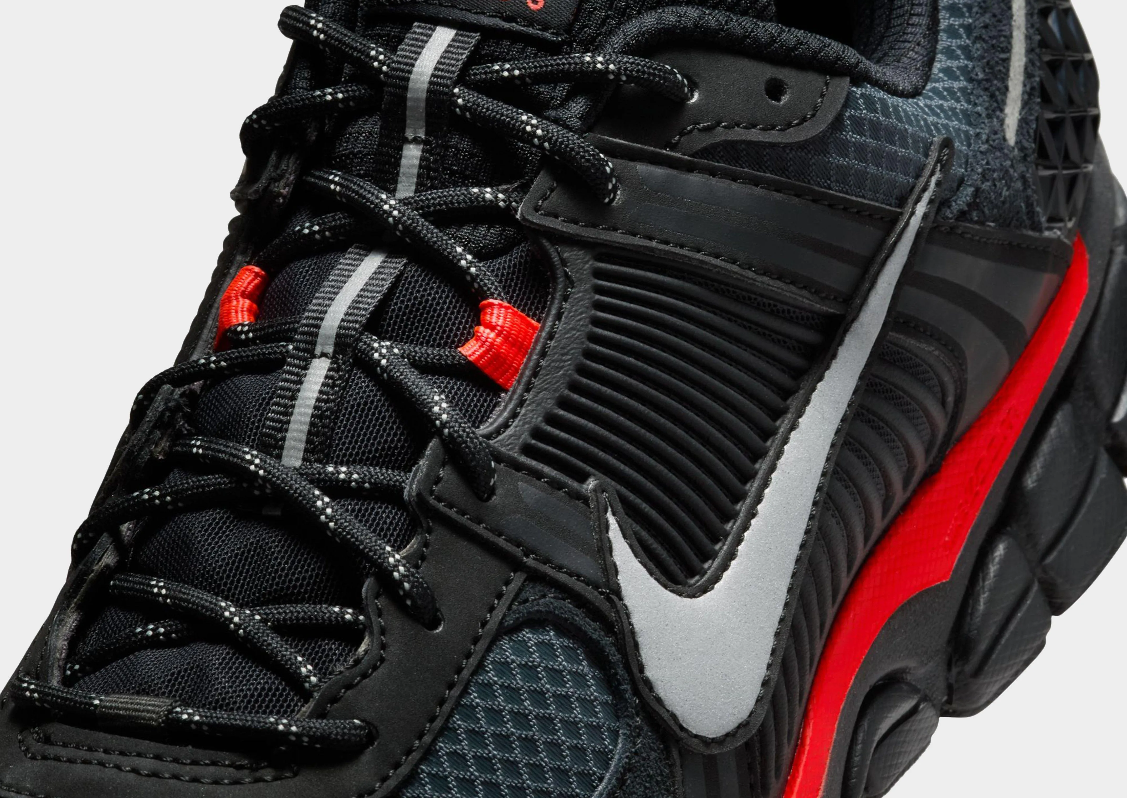 over - pronation Zoom  Vomero 5