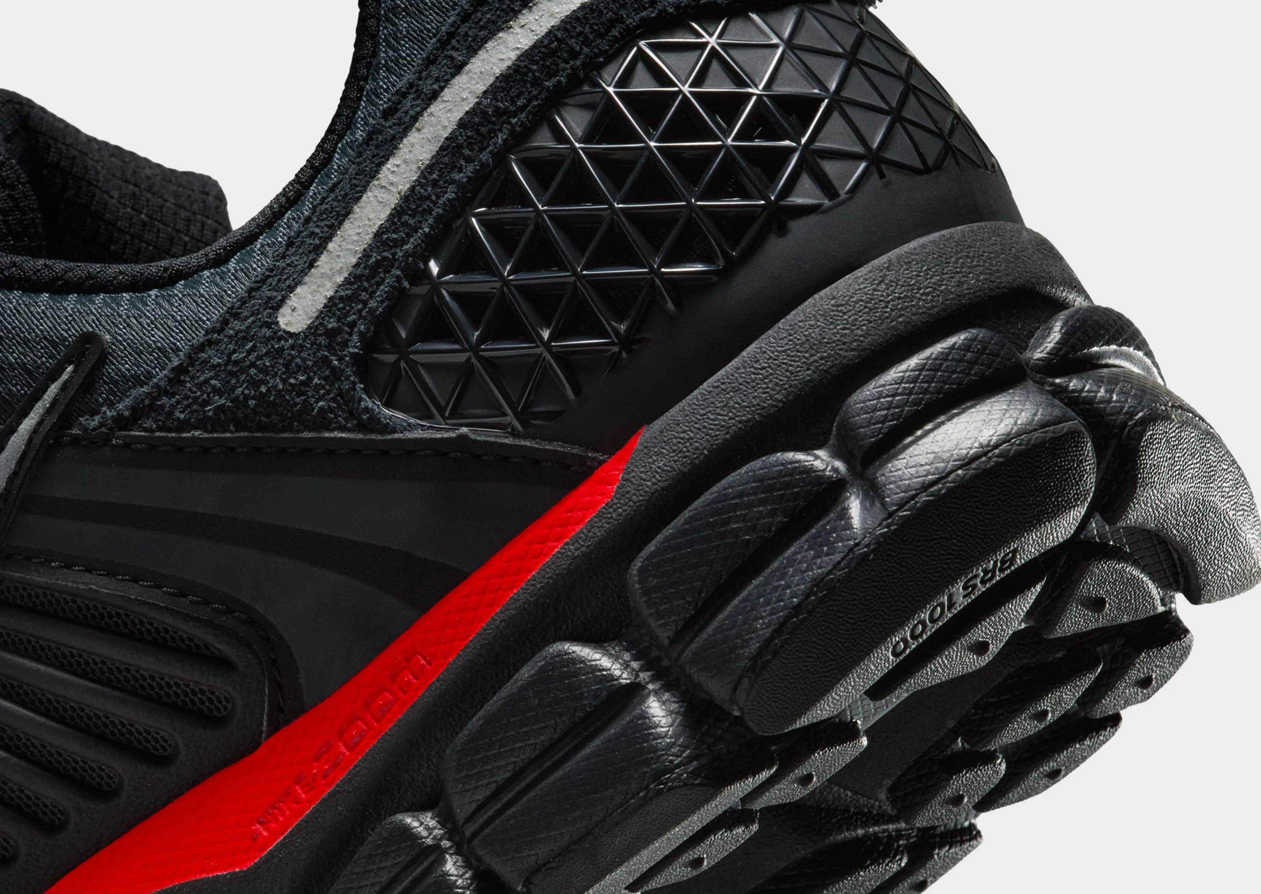 running for endurance shoes Zoom  Vomero 5
