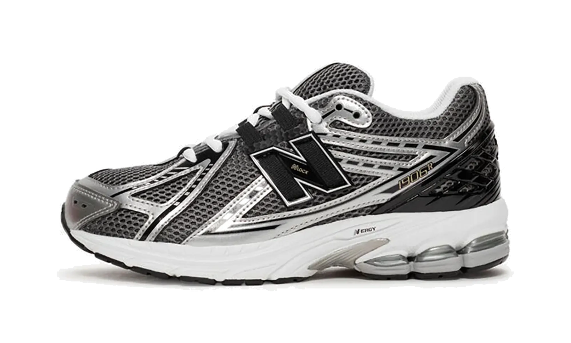 1906R GS "Silver Grey Black" Supination correction running in a mud run shoes