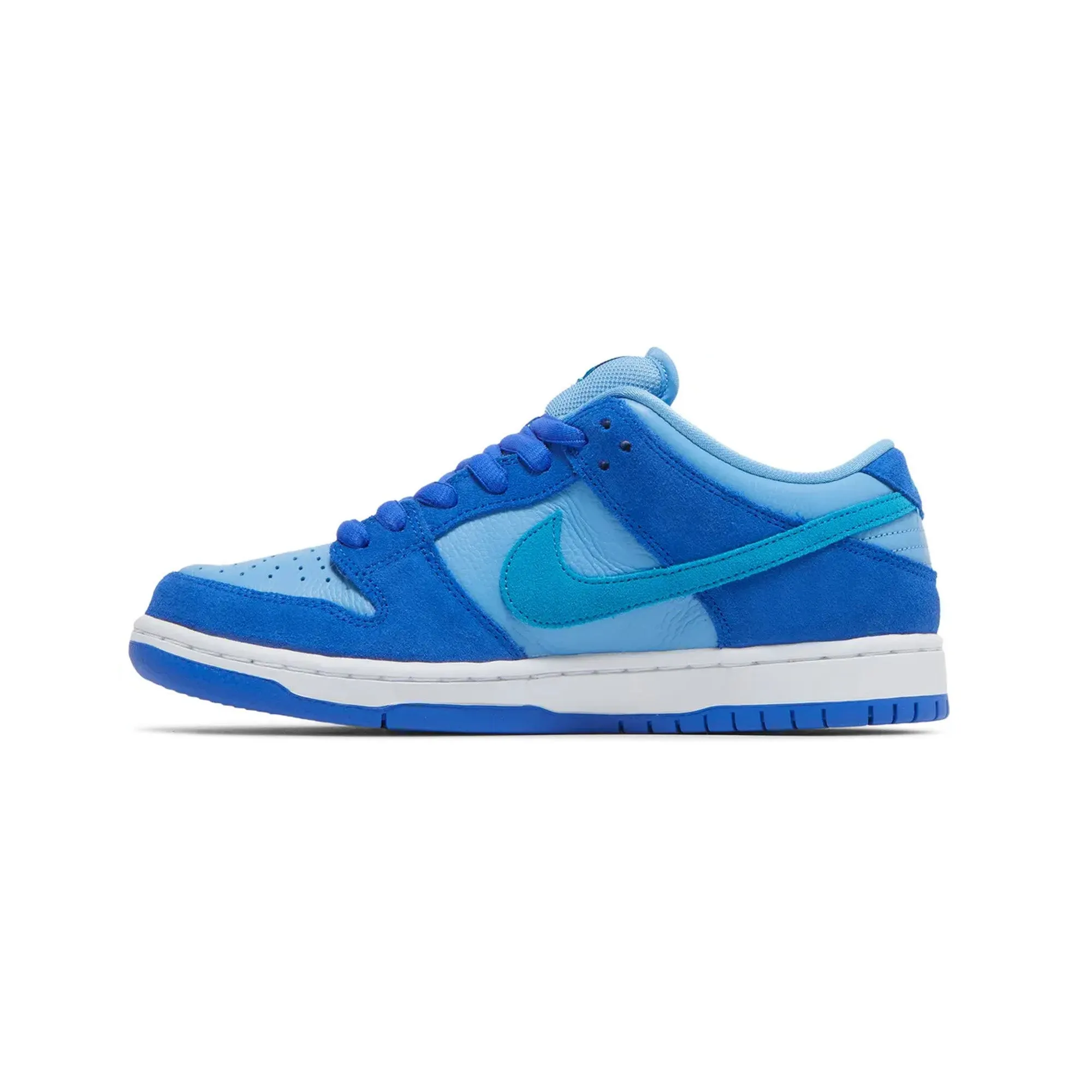 SB Dunk Low 'Blue Raspberry' (2022) Comfy Walk