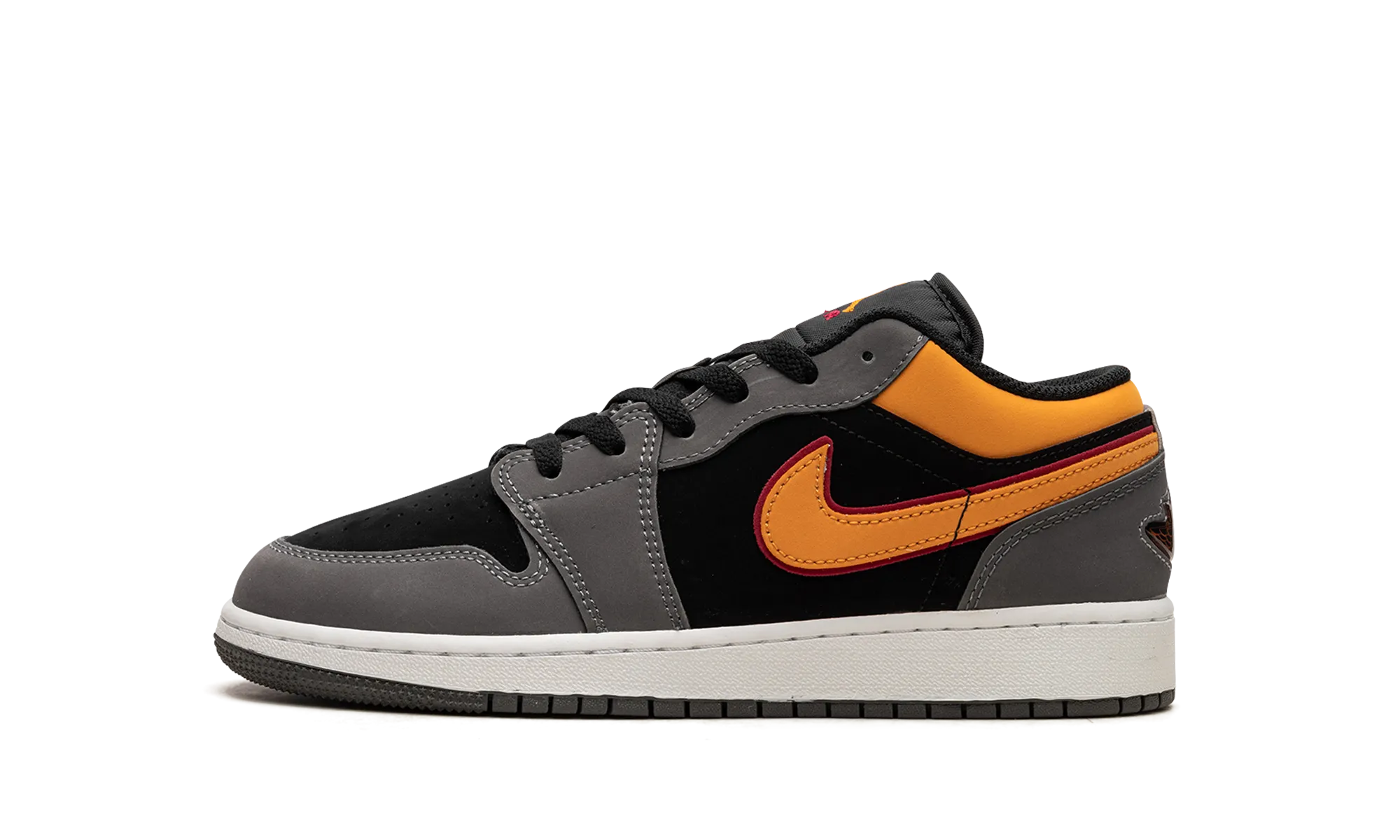 Air Jordan 1 Low SE GS "Vivid Orange" Road grip Airflow Ventilation Channels