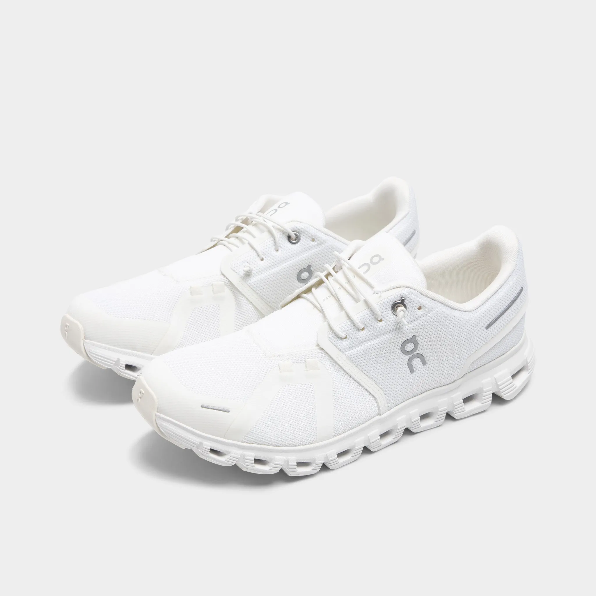 Short Trip Durable Build On Cloud 6 White / White