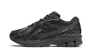 patterned running shoes Foot Structure 1906R "Protection Pack"
