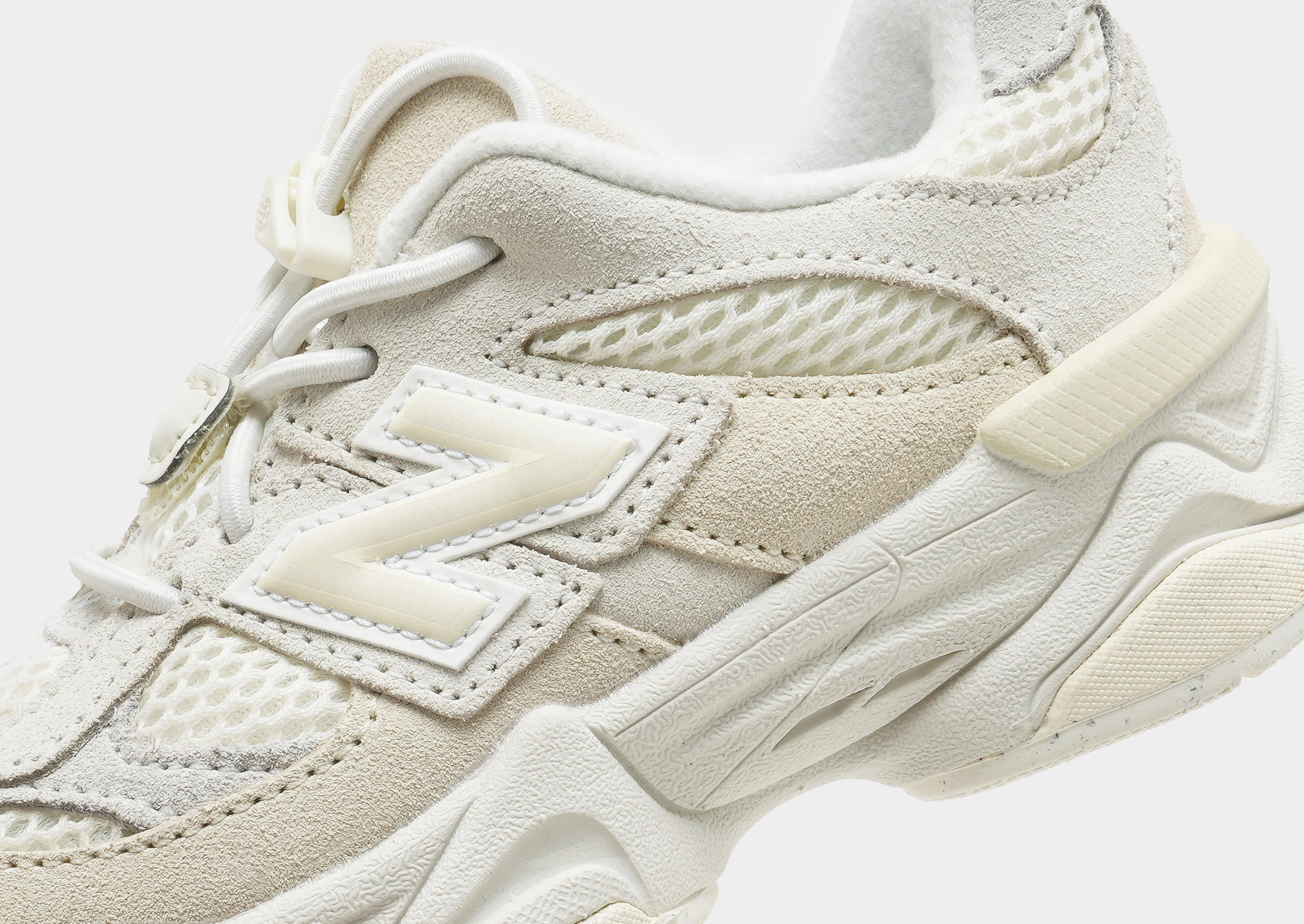 9060 Infant's Cushion Support running in dusty tracks shoes