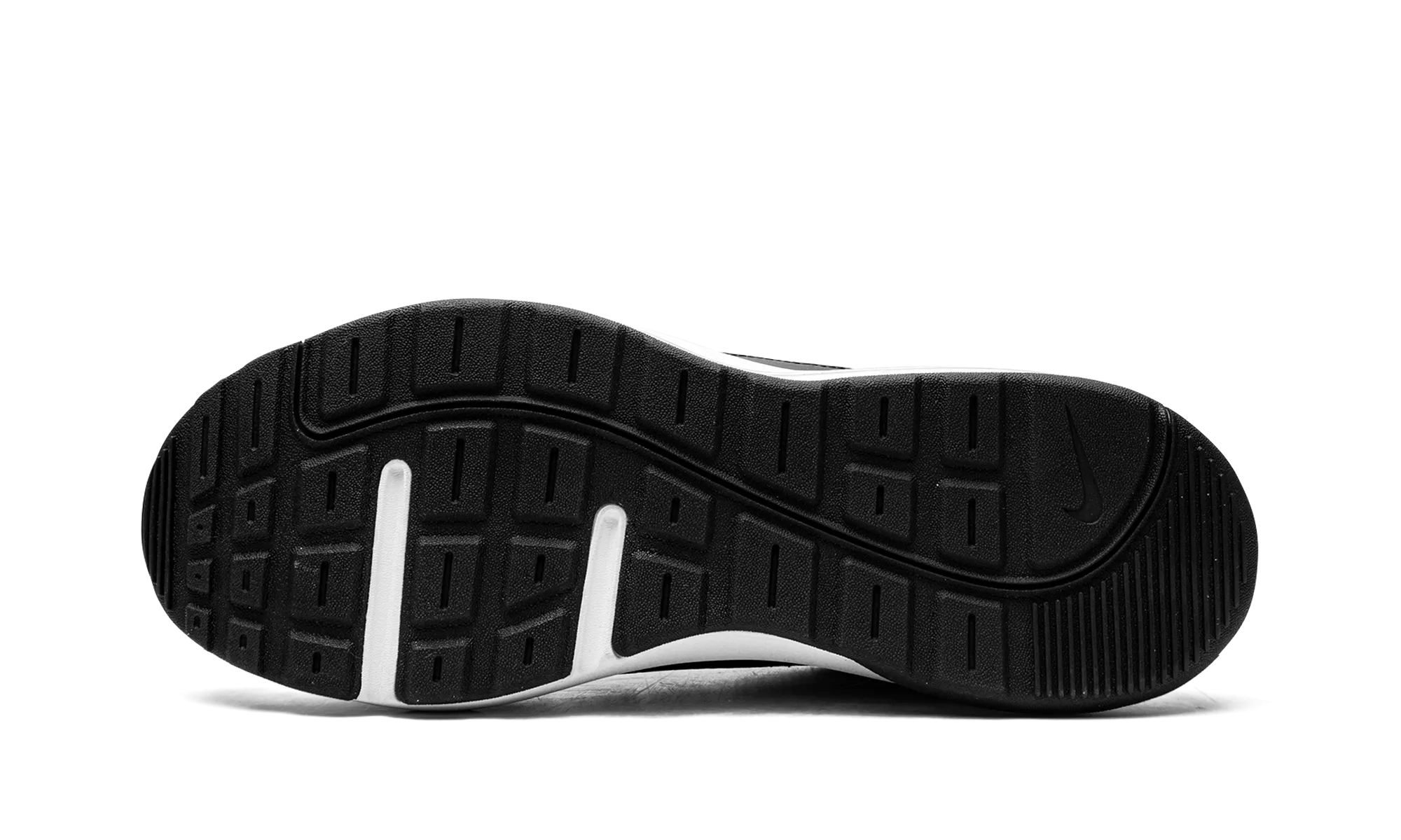 Air Max AP "White/Black" practice session