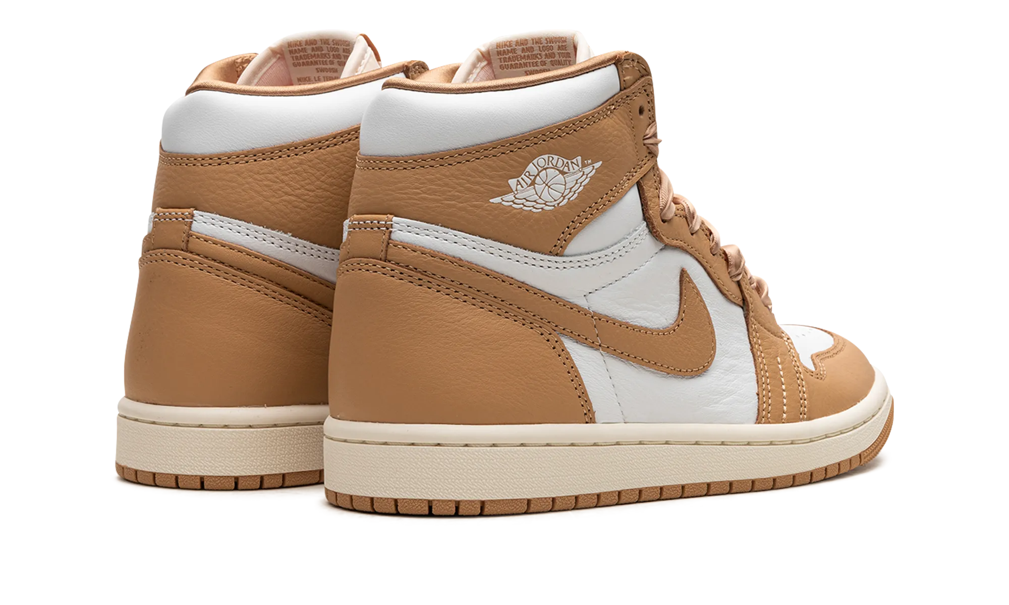 Sculpted cushioning Weekend Hikes AIR JORDAN 1 RETRO HIGH OG WMNS "Praline"