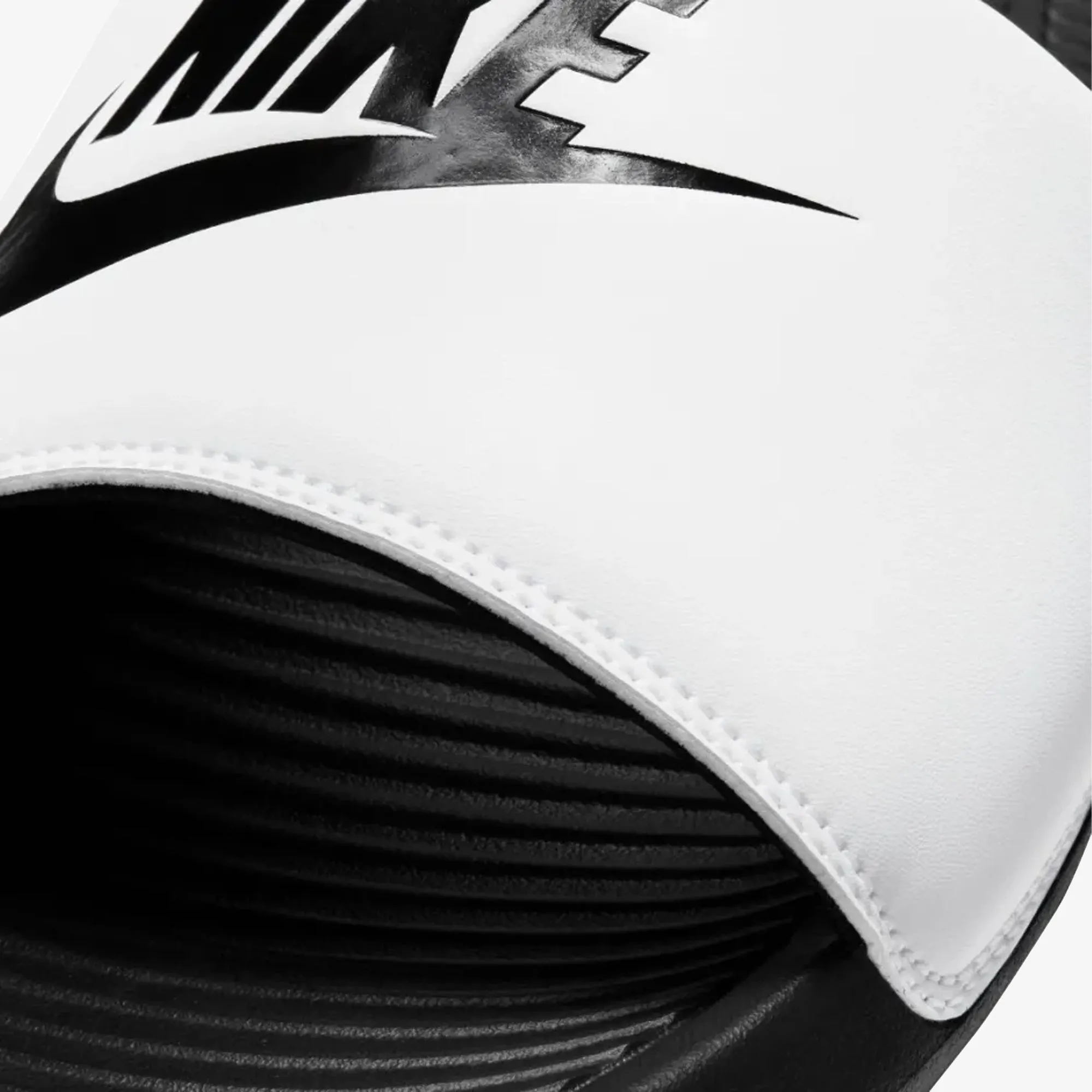 Temperature Regulating Lining Gym-Ready Nike | VICTORI ONE  { BLACK/BLACK-WHITE