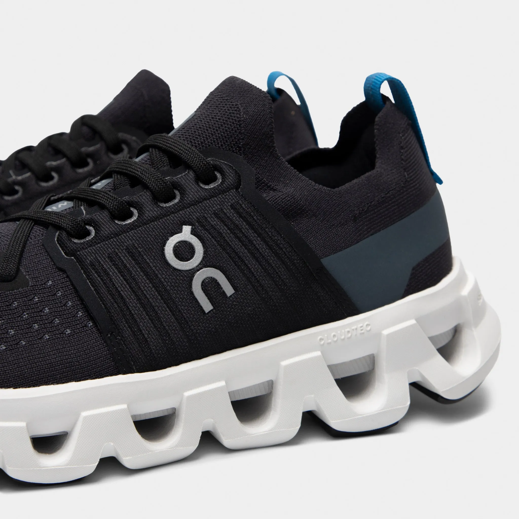 Resort Mood On Cloudswift 4 Black / White
