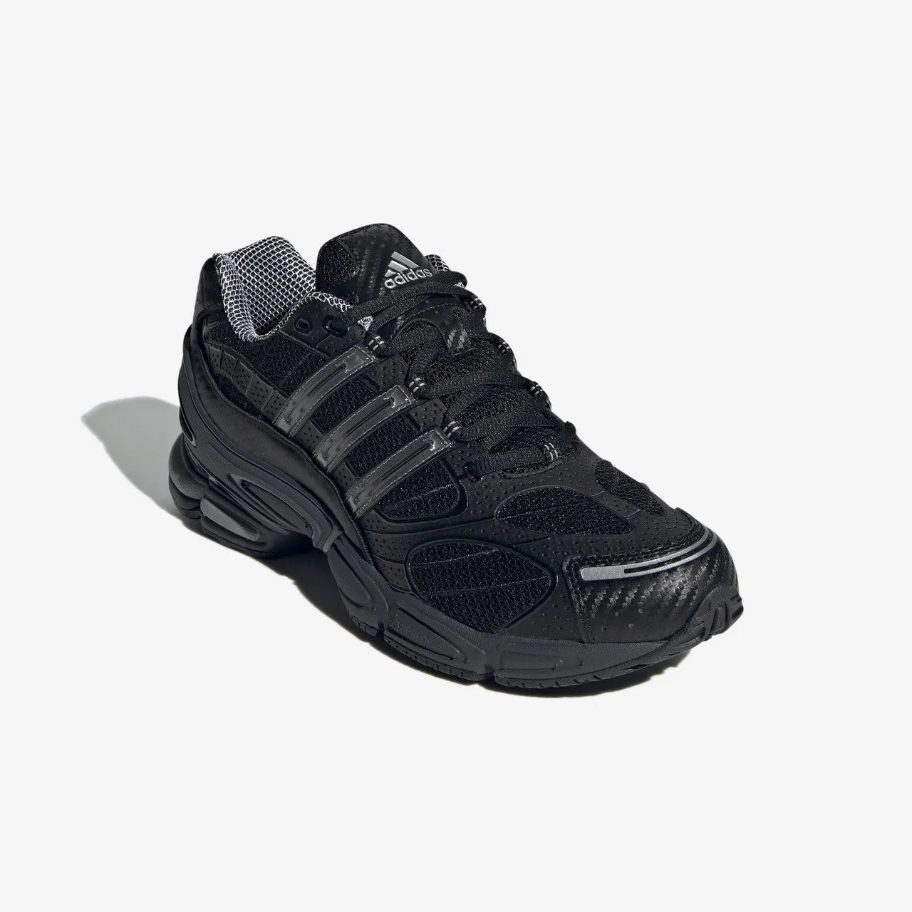 Ozweego Pro Hygroscopic Inner Layer Dynamic response