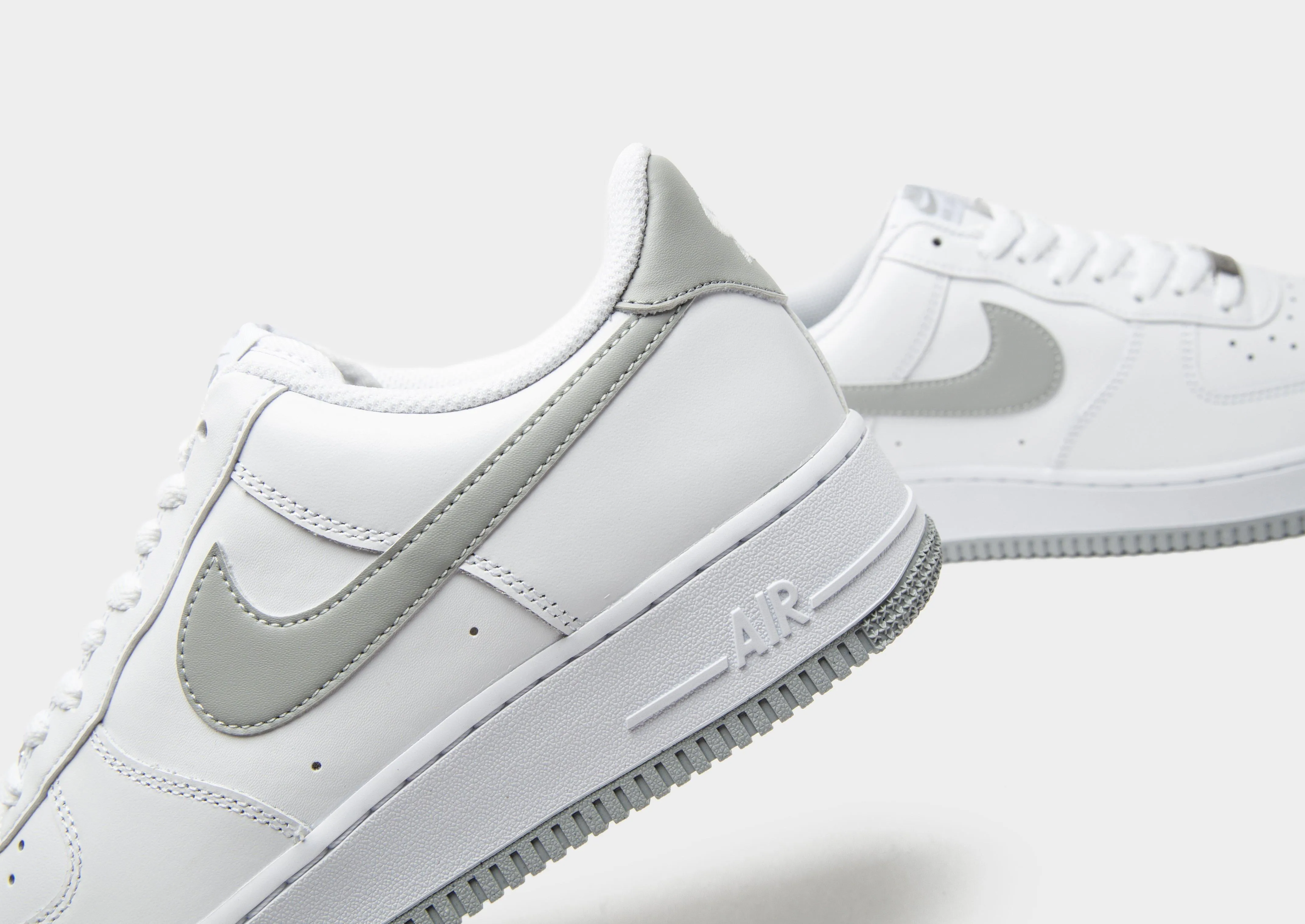 Air Force 1 Low Chic Basics